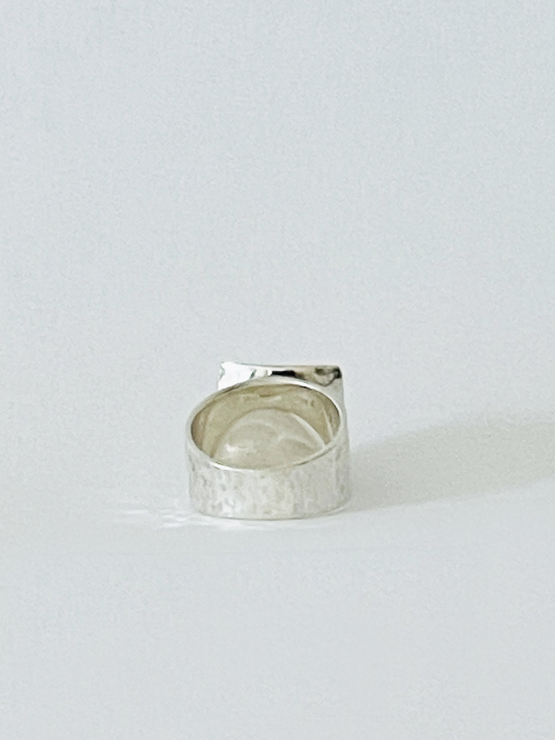 MATERI(A)NTIQUES STERLING AND PEARL SQUARE FACE RING; SIZE 5.5(4).jpg