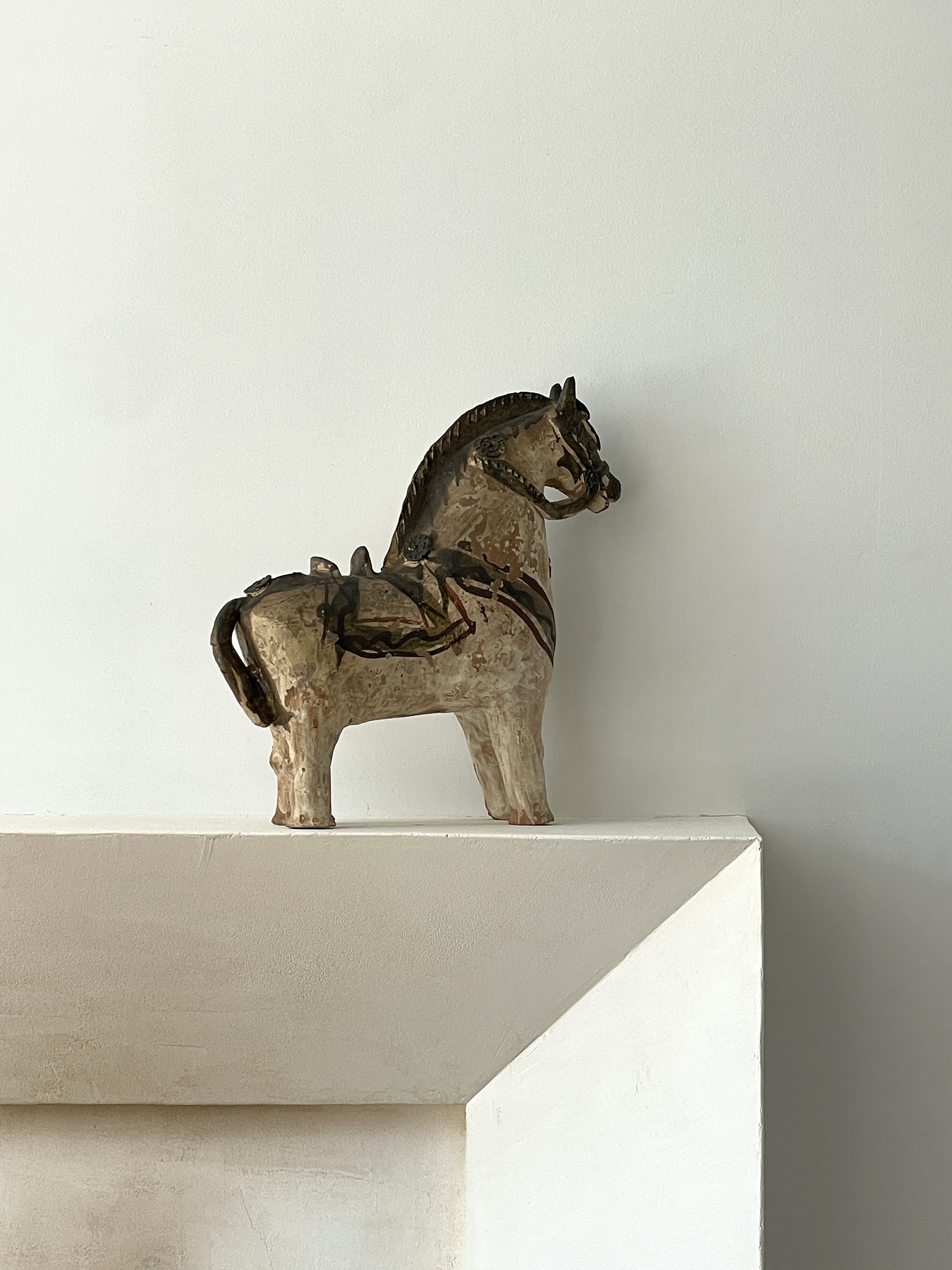MATERI(A)NTIQUES PERUVIAN TERRA COTTA HORSE VASE(2).jpg