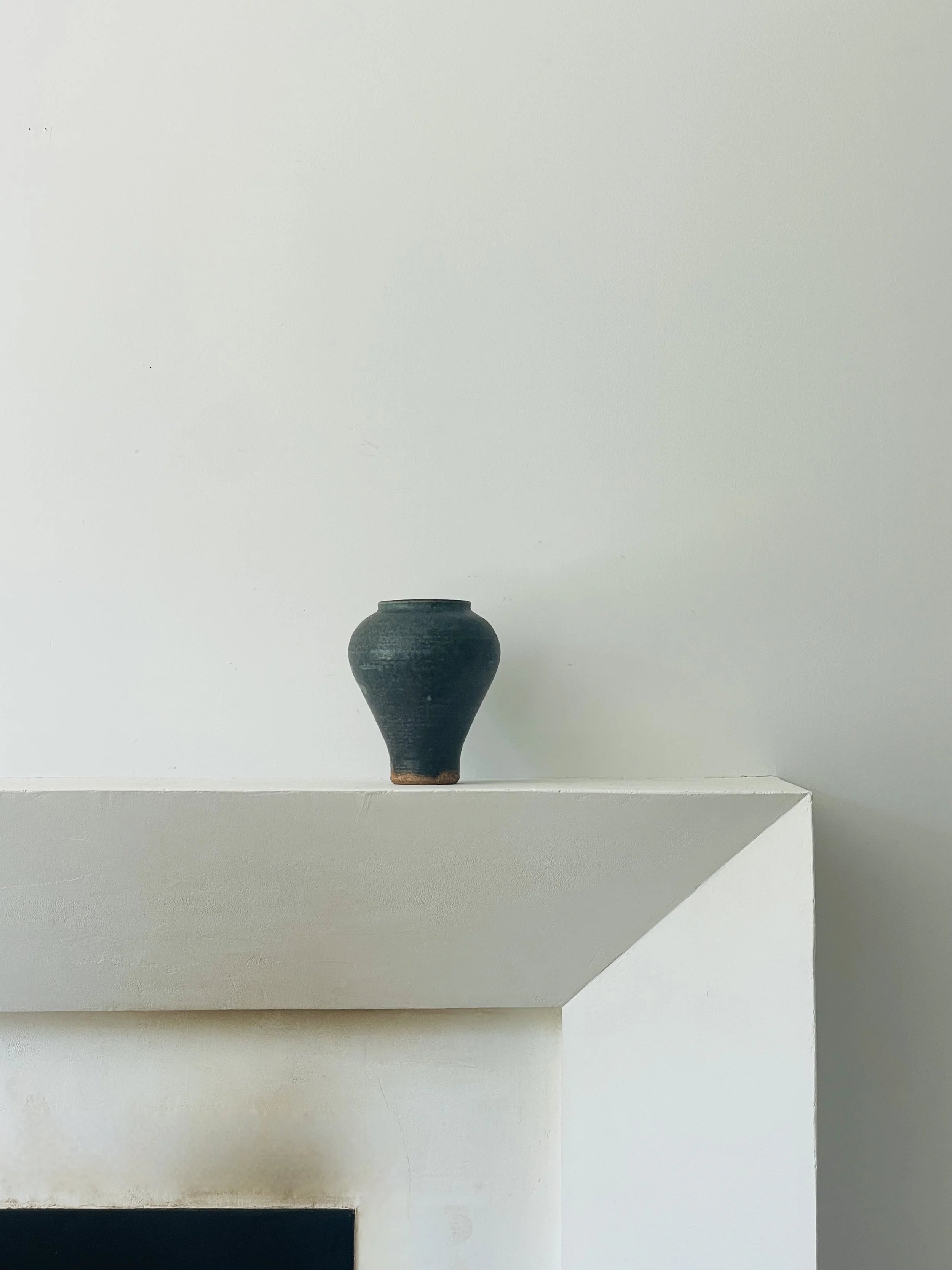 MATERI(A)NTIQUES MEDIUM CHARCOAL : TEAL TULIP SHAPED STUDIO POTTERY VASE95).jpg