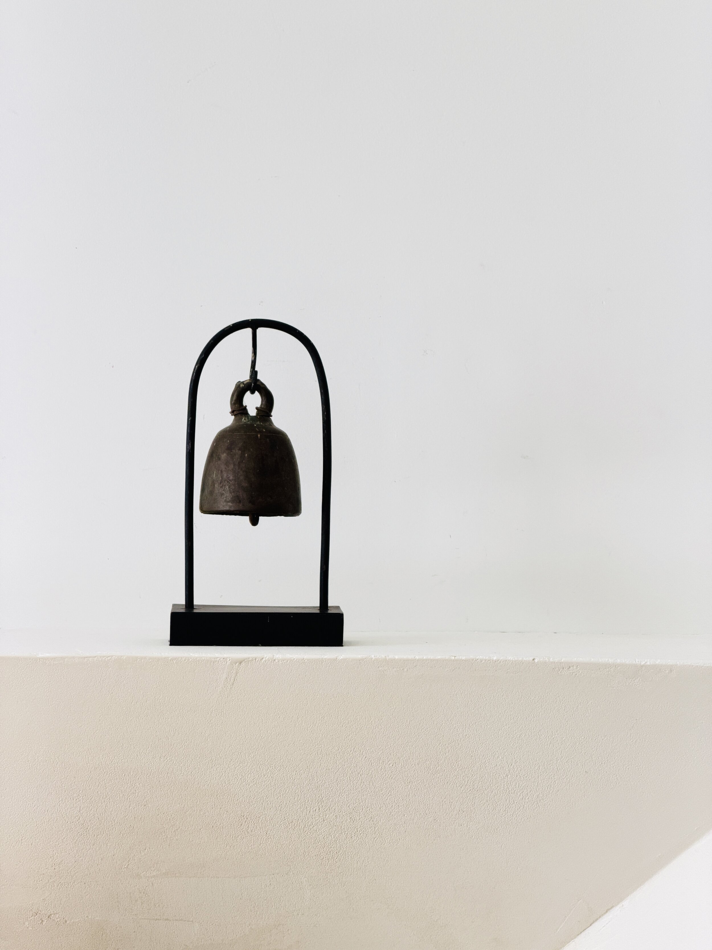 MATERI(A)NTIQUES LARGE THAI : BURMESE BUDDHIST TEMPLE BRONZE BELL LATE 19TH C. - EARLY 20TH C.; SINGLE RING AT TOP 416-A.jpg