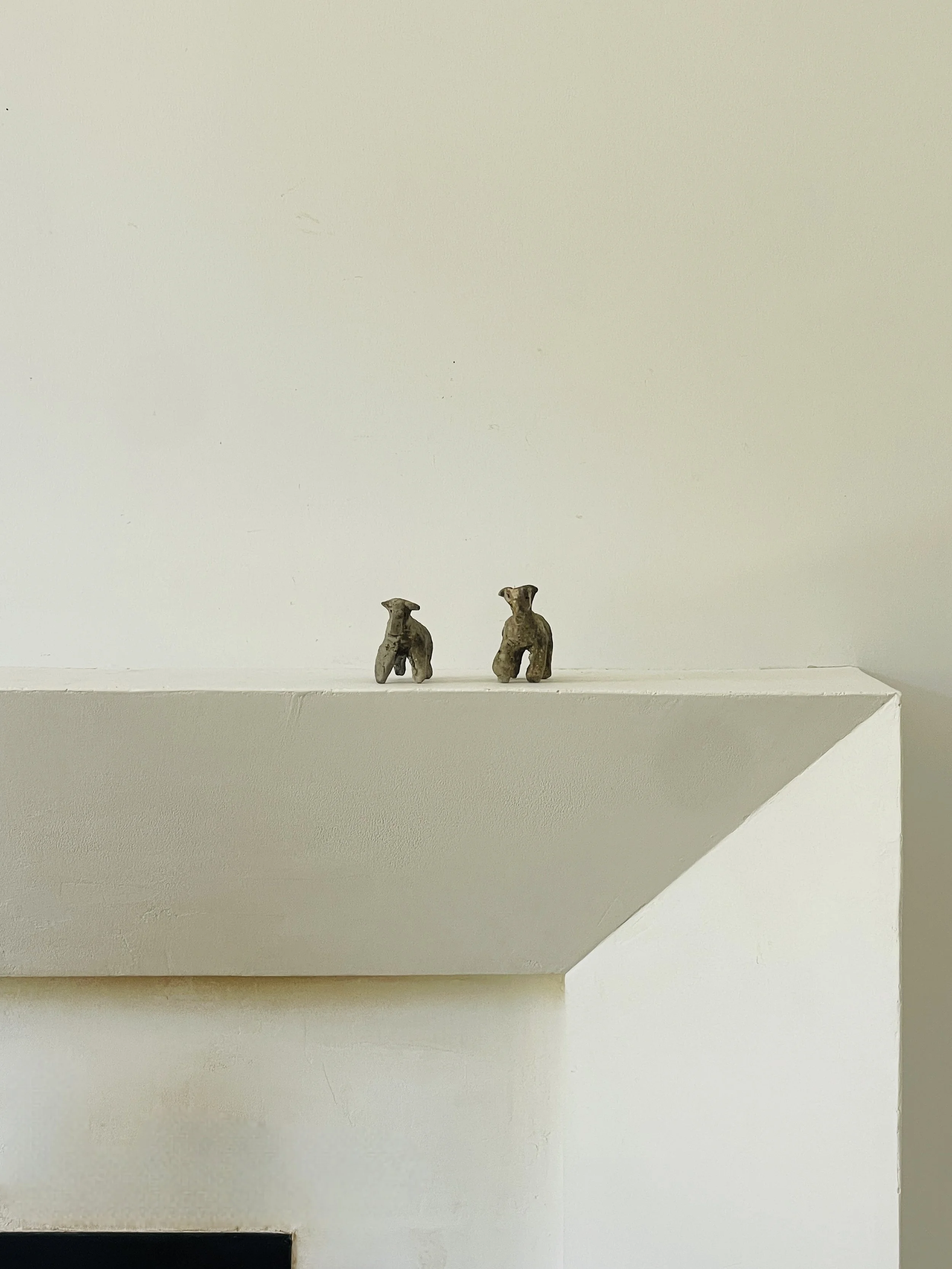 MATERI(A)NTIQUES SMALL RUSTIC CERAMIC FARM ANIMAL SET(4).jpg