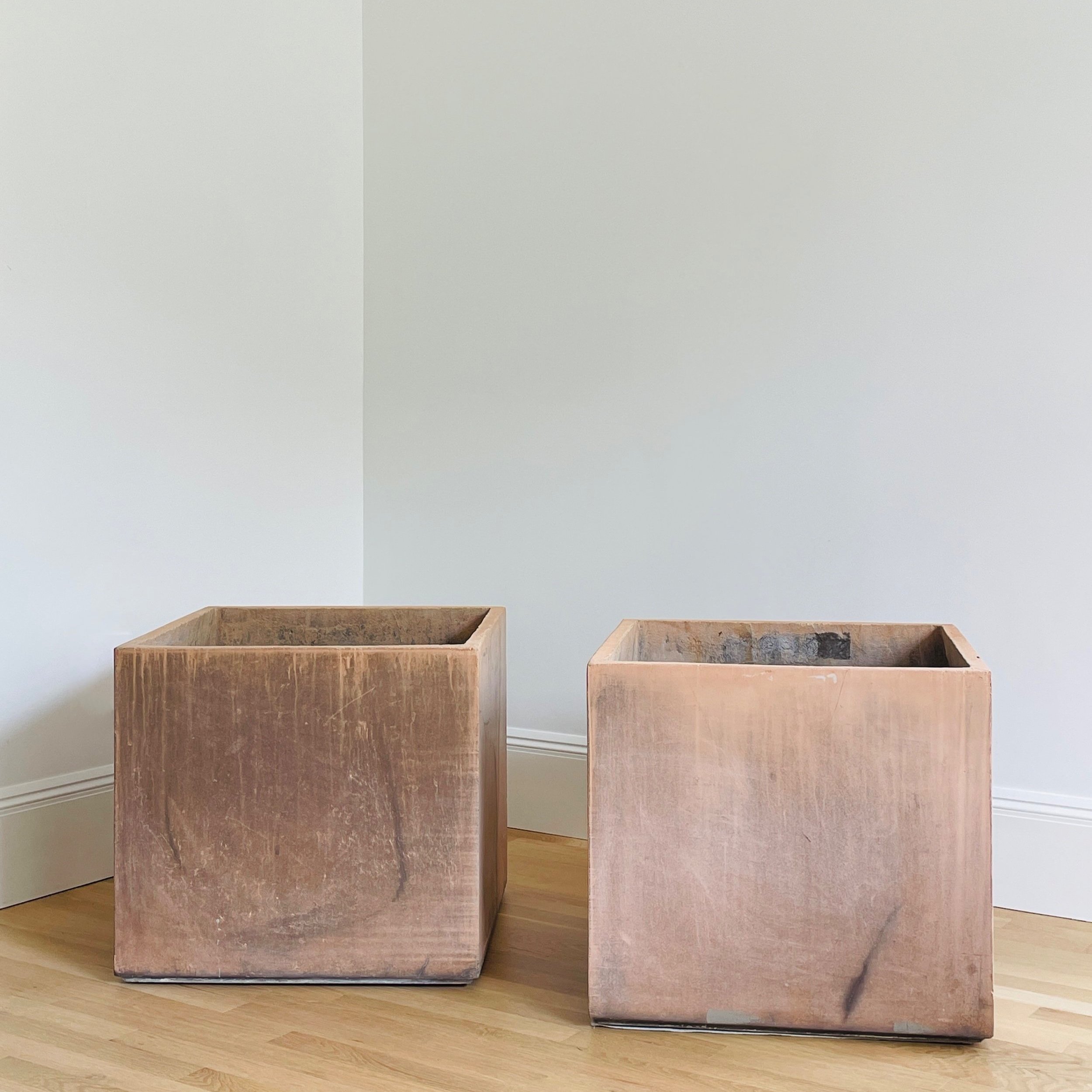 MATERI%28A%29NTIQUES+LARGE+TERRA+COTTA+COLORED+SQUARE+OUTDOOR+PLANTER+SET%283%29.jpg
