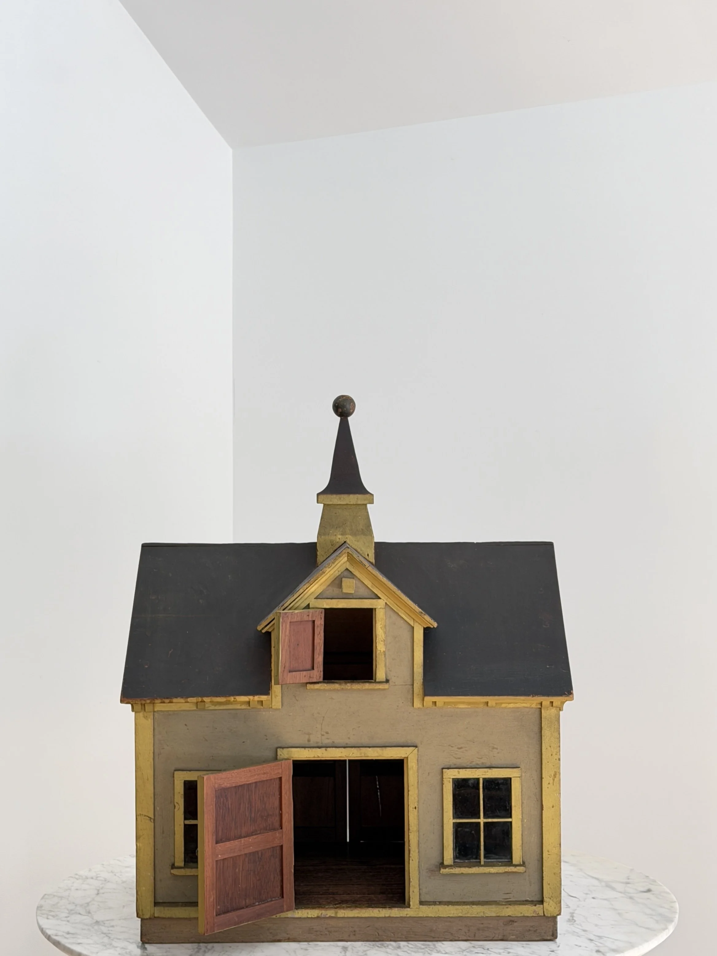 MATERI(A)NTIQUES EXTRA LARGE OLIVE AND OCHRE PAINTED MODEL BARN.2.jpg