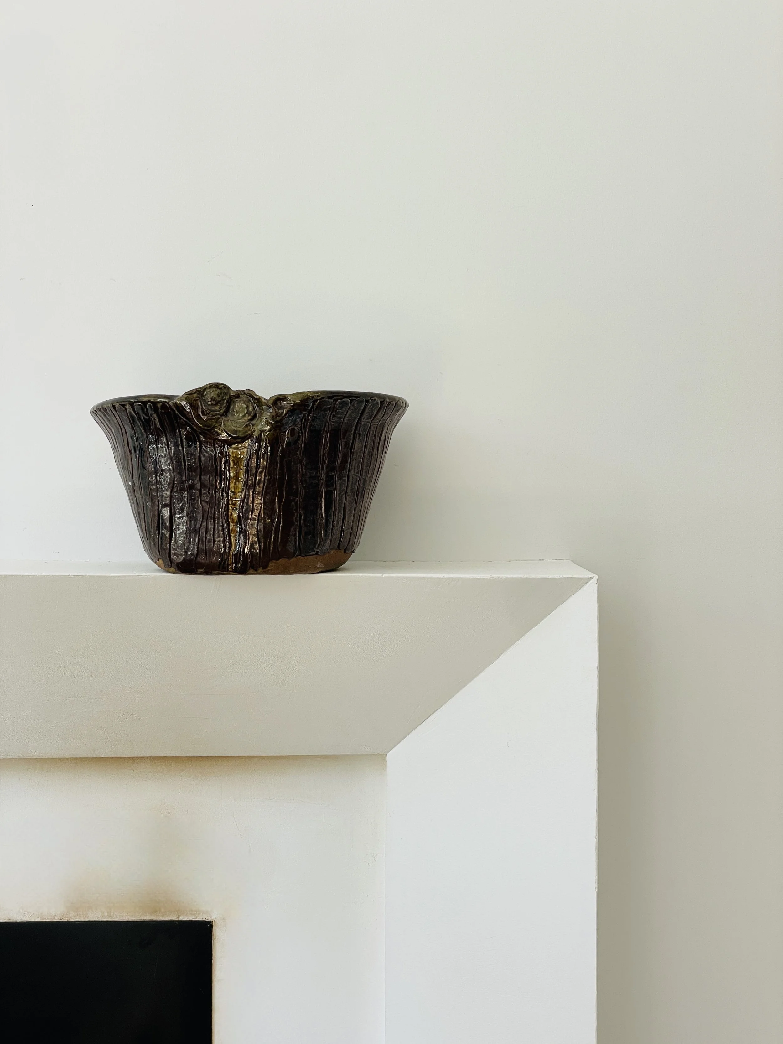 MATERI(A)NTIQUES LARGE EARTHTONED STUDIO POTTERY BOWL.jpg