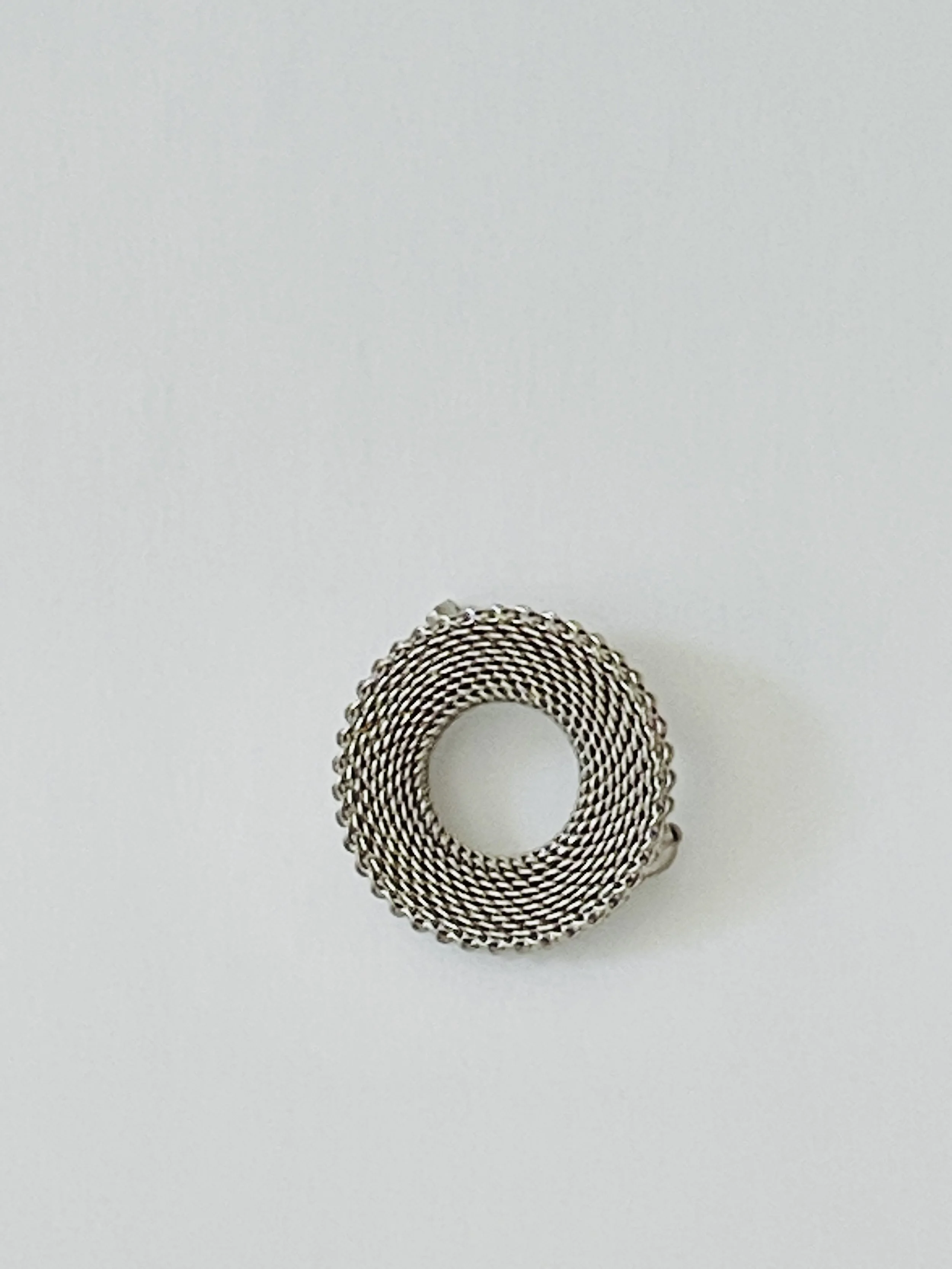 MATERI(A)NTIQUES SMALL WIREWORK CIRCULAR BROOCH : PIN(2).jpg