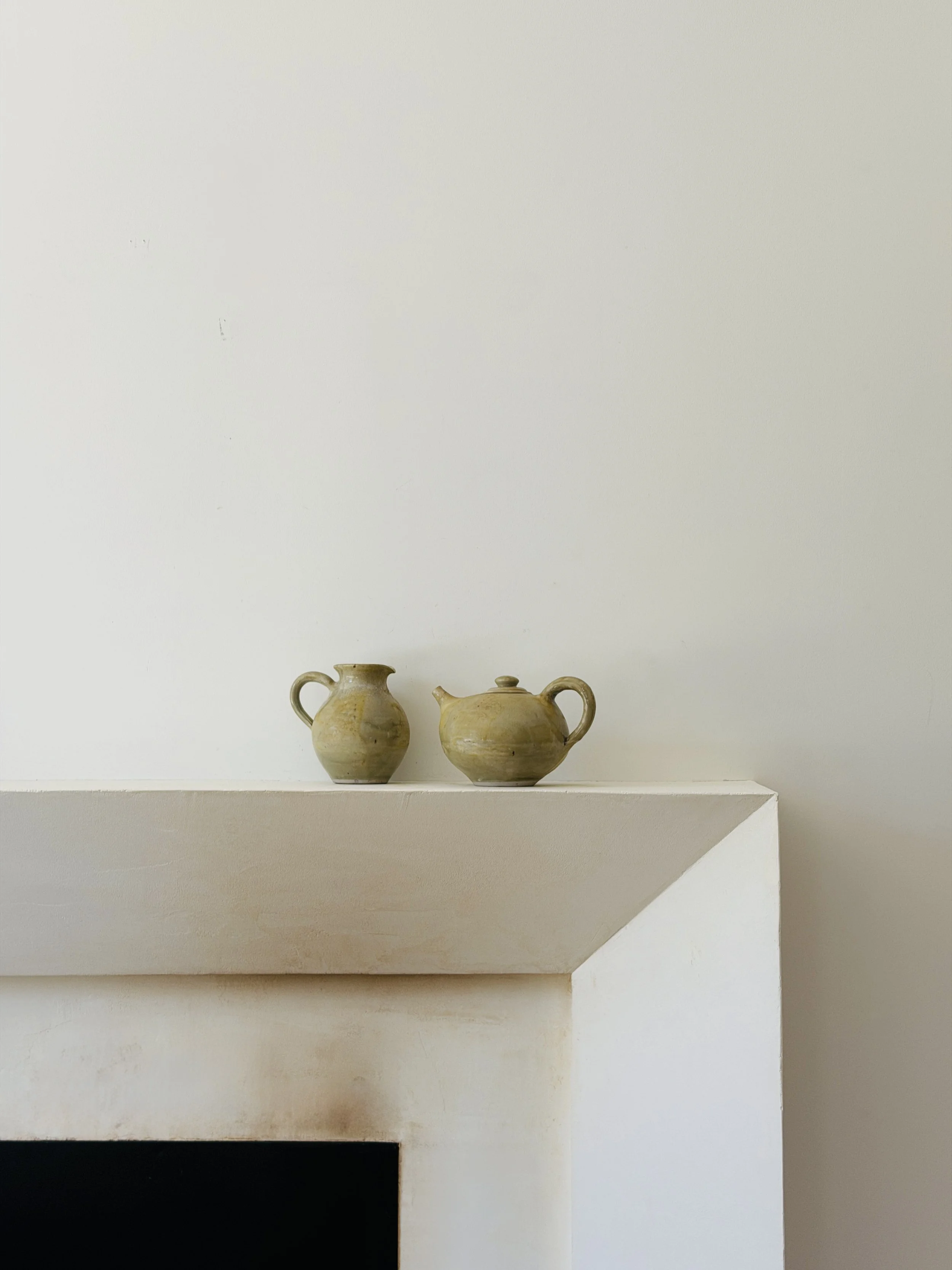 MATERI(A)NTIQUES SET OF SMALL ROUND GREIGE STUDIO POTTERY TEAPOT AND MATCHING PITCHER LID 492-A.jpg