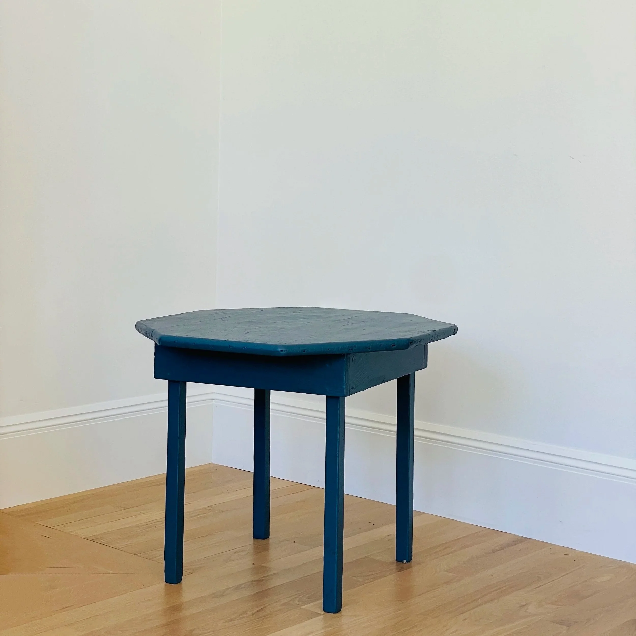 MATERI%28A%29NTIQUES+BLUE+PAINTED+WOOD+CHILDRENS+TABLE+AND+CHAIRS+SET%285%29.jpg