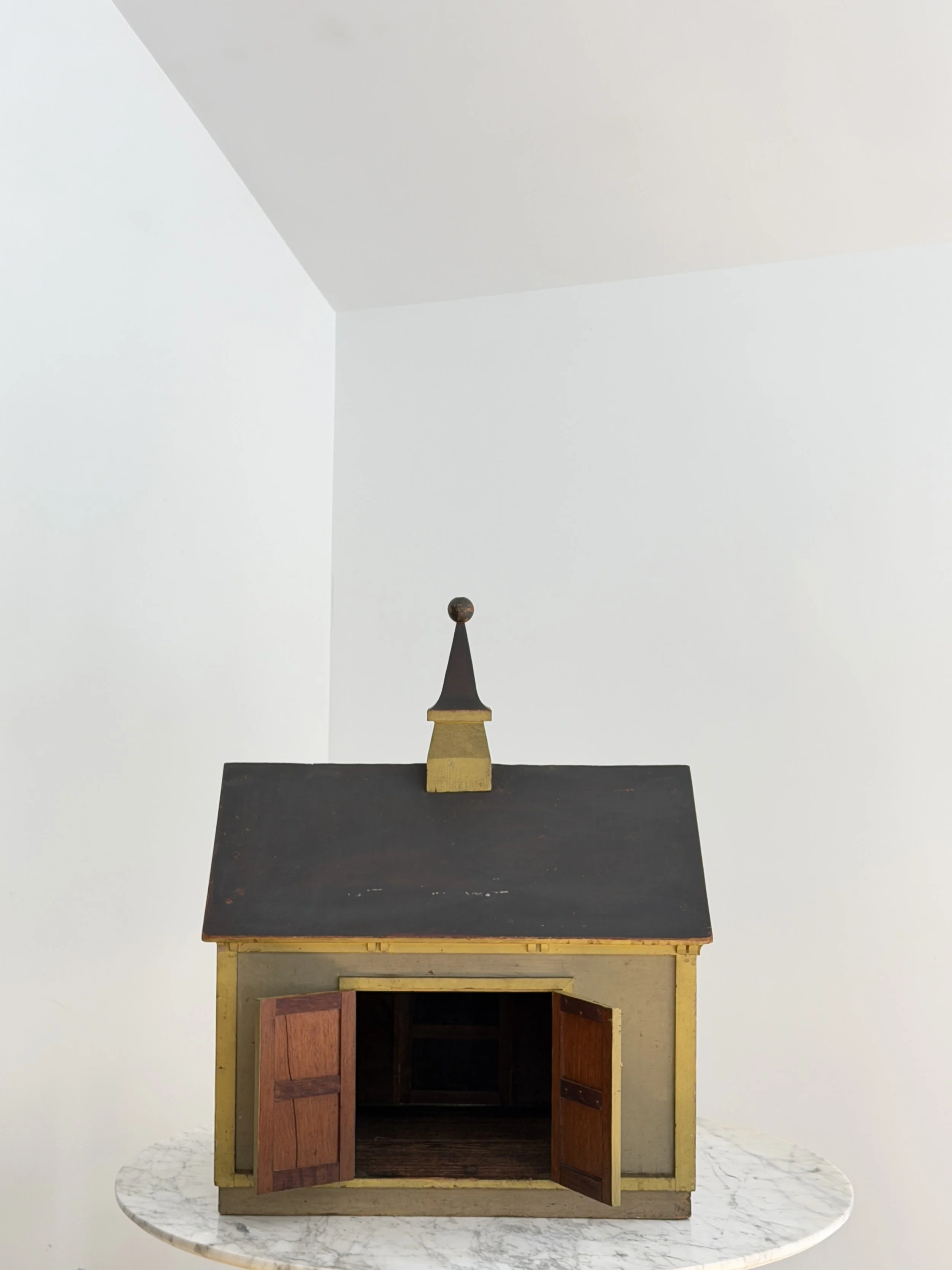 MATERI(A)NTIQUES EXTRA LARGE OLIVE AND OCHRE PAINTED MODEL BARN.5.jpg