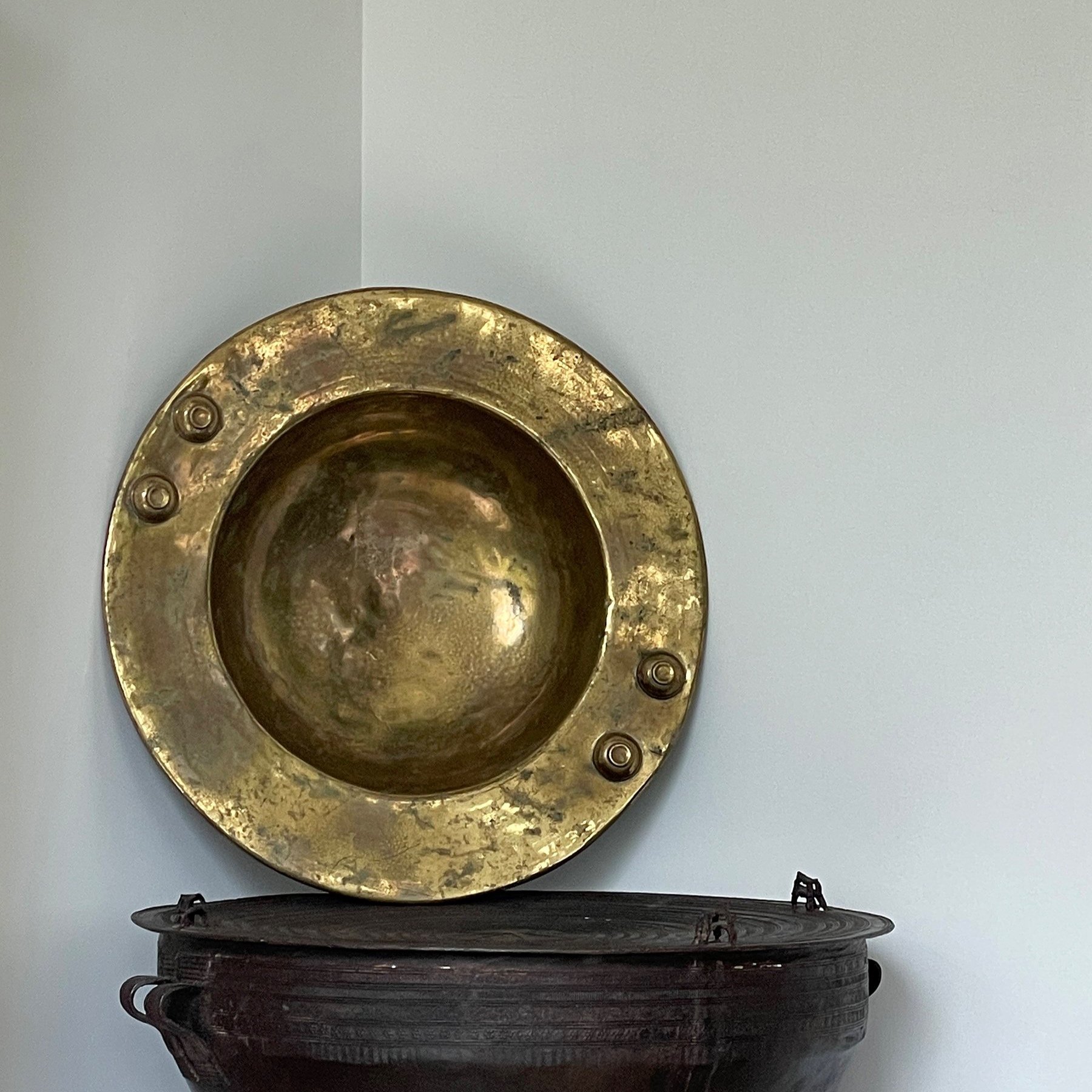 MATERI%28A%29NTIQUES+LARGE+BRASS+BOWL%282%29.jpg