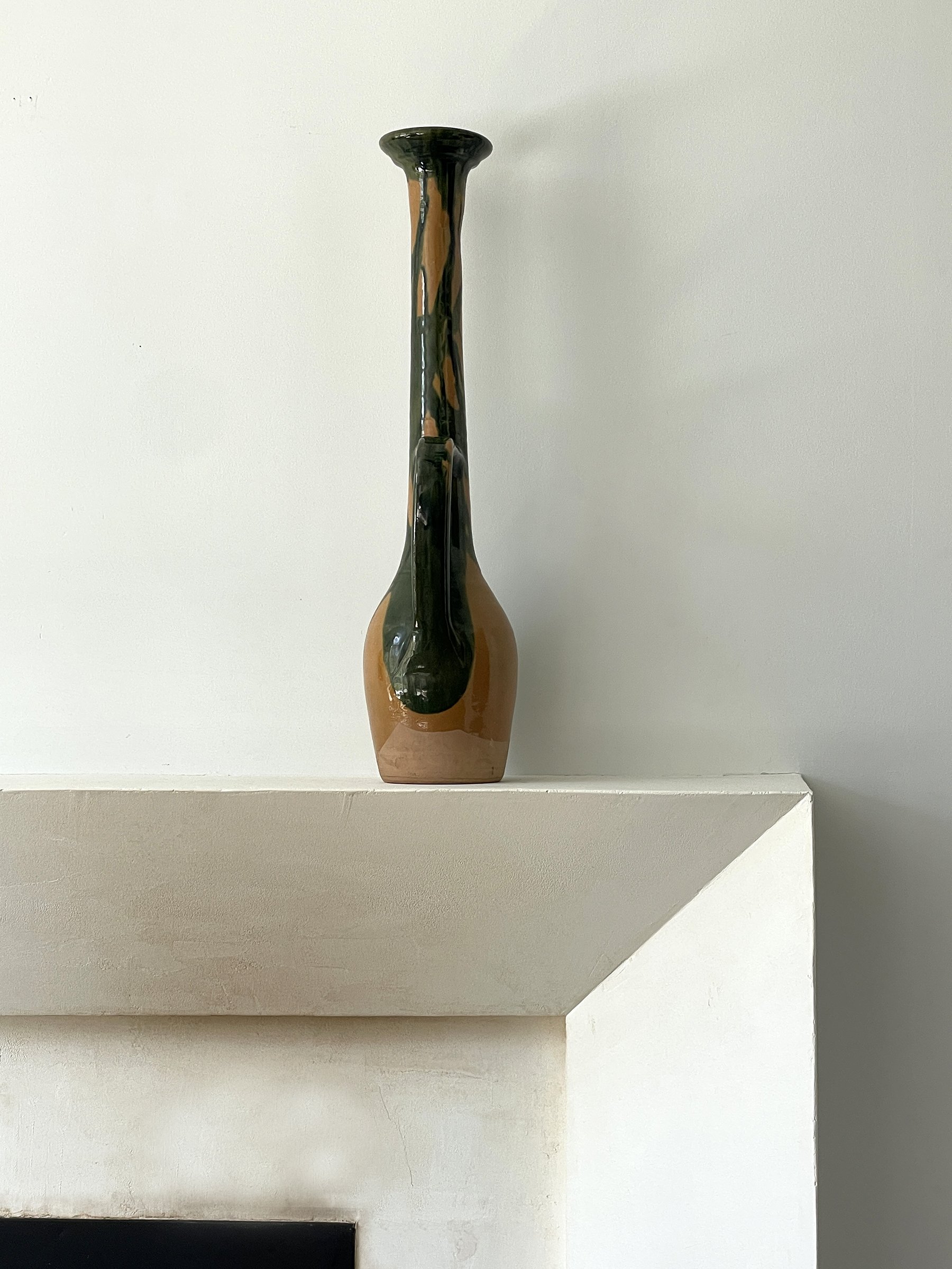 MATERI(A)NTIQUES GIRAFFE NECK MUSTARD:GREEN STUDIO POTTERY PITCHER.jpg
