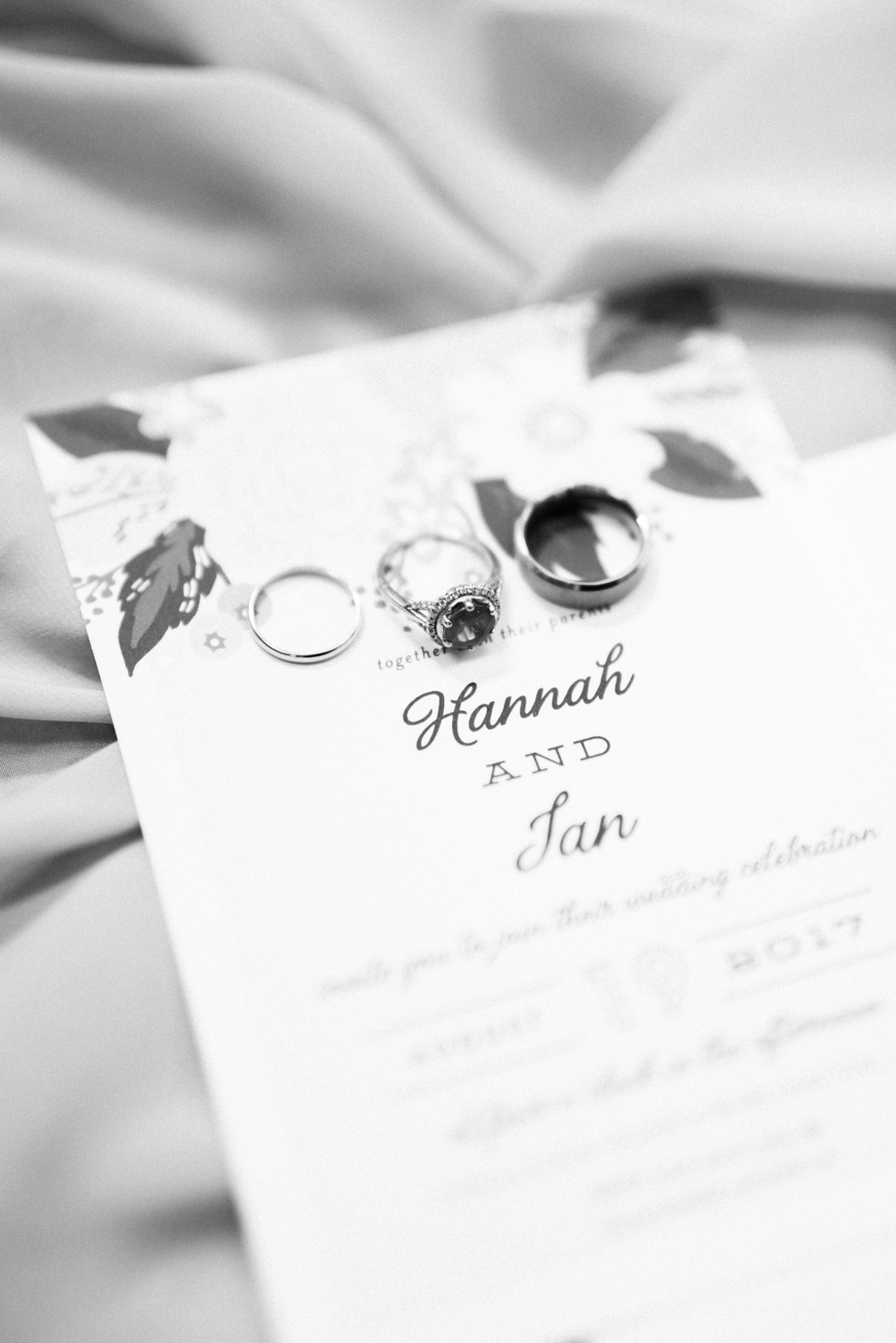 April Yentas Photography - Hannah & Ian-4.jpg