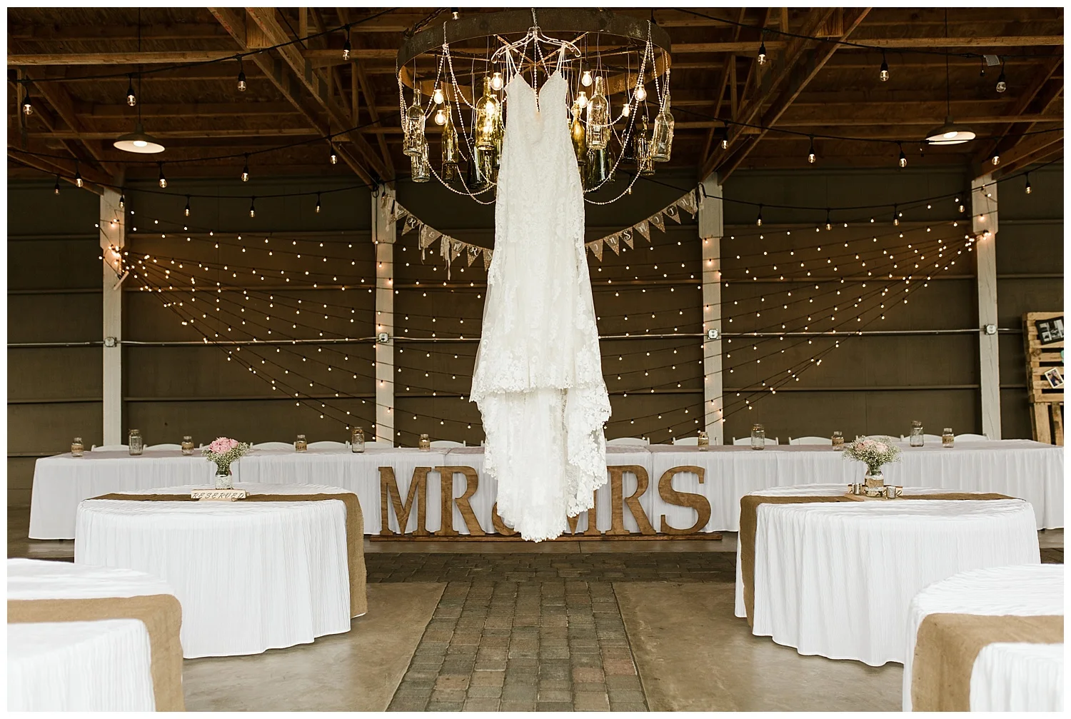 Rustic Chic Wedding | wedding dress inspo | PNW wedding photographer 