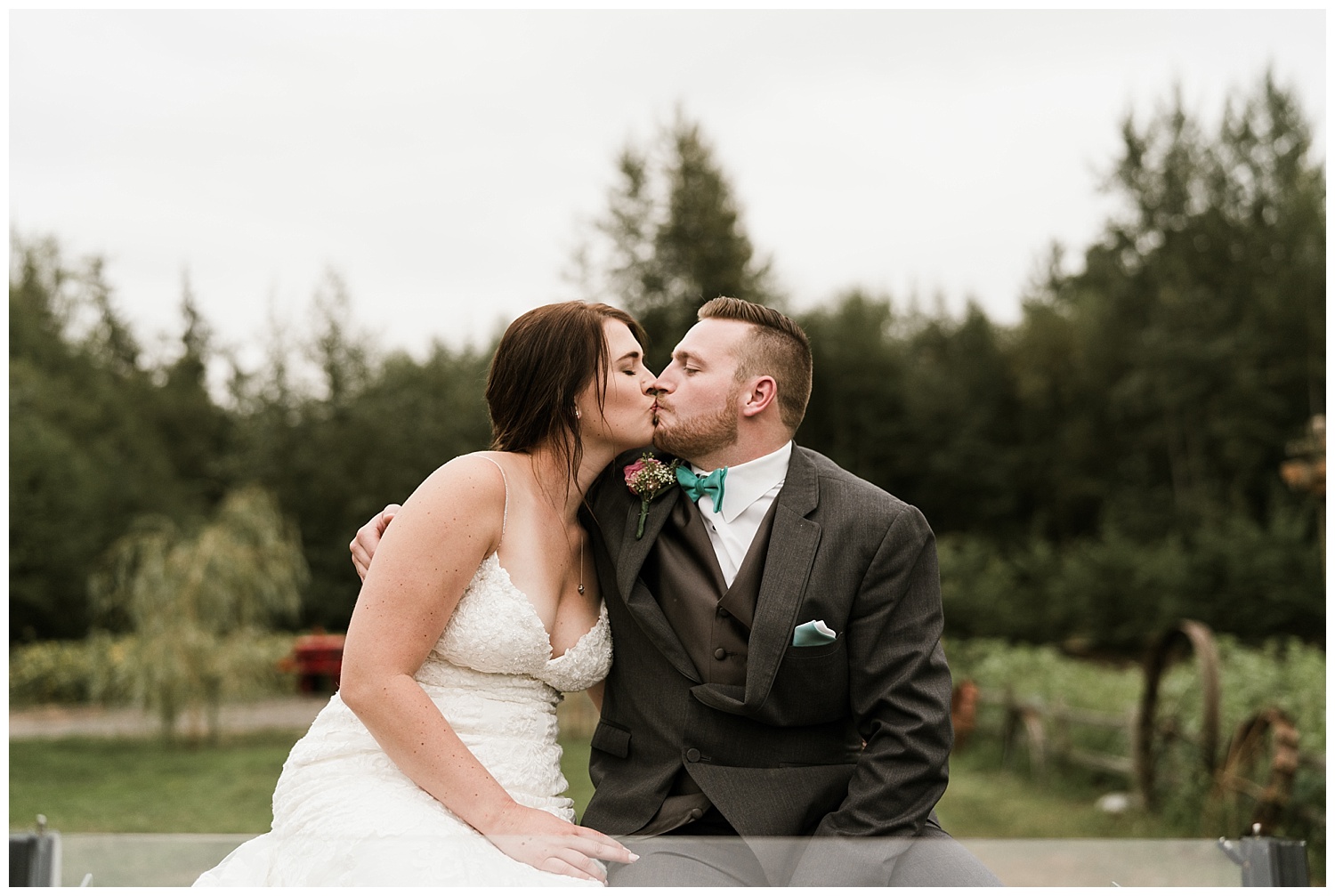 Rustic Chic Wedding | Bride and Groom Portraits | PNW wedding photographer