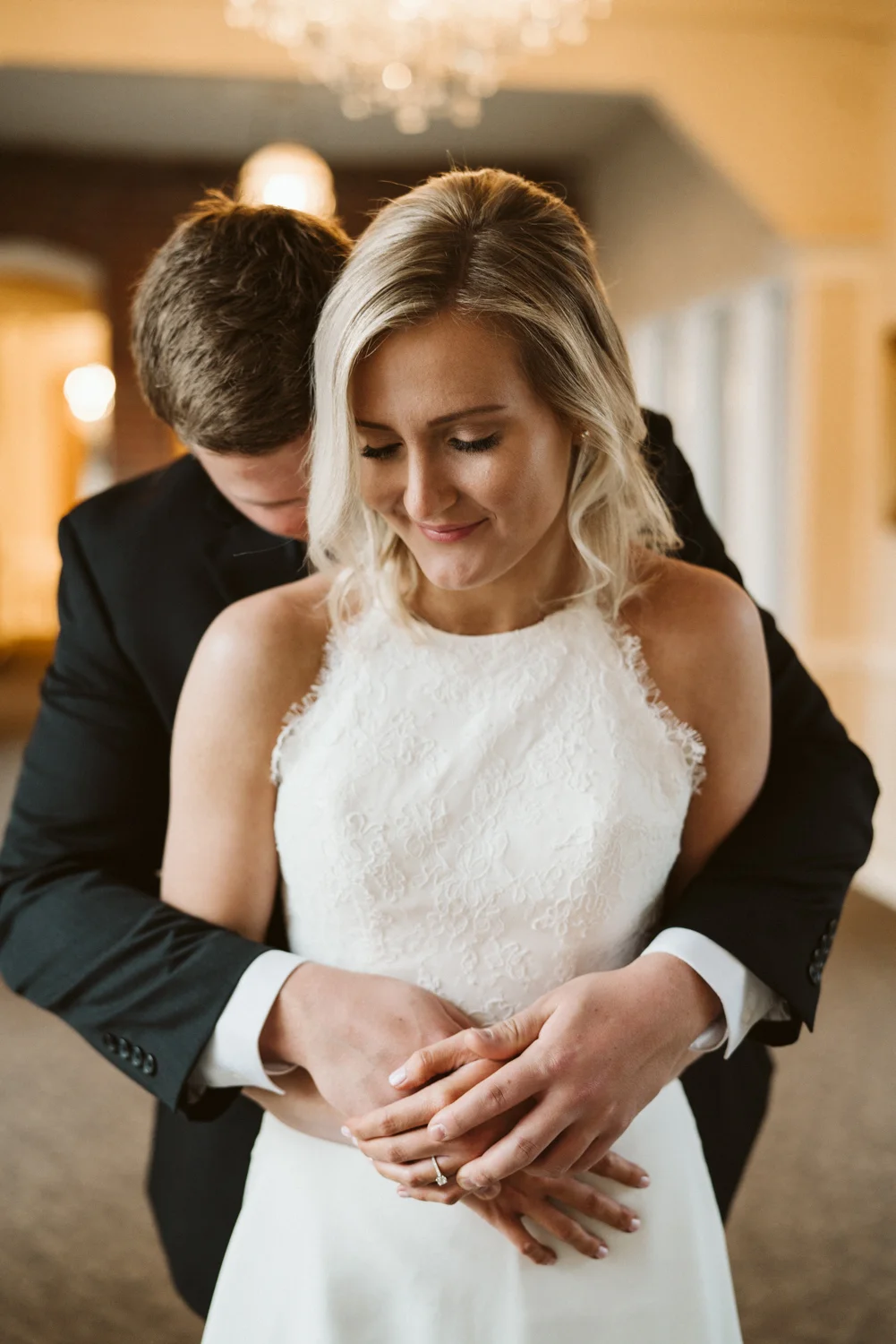 Intimate Winter Wedding | Bride and Groom portraits | Seattle wedding photographer