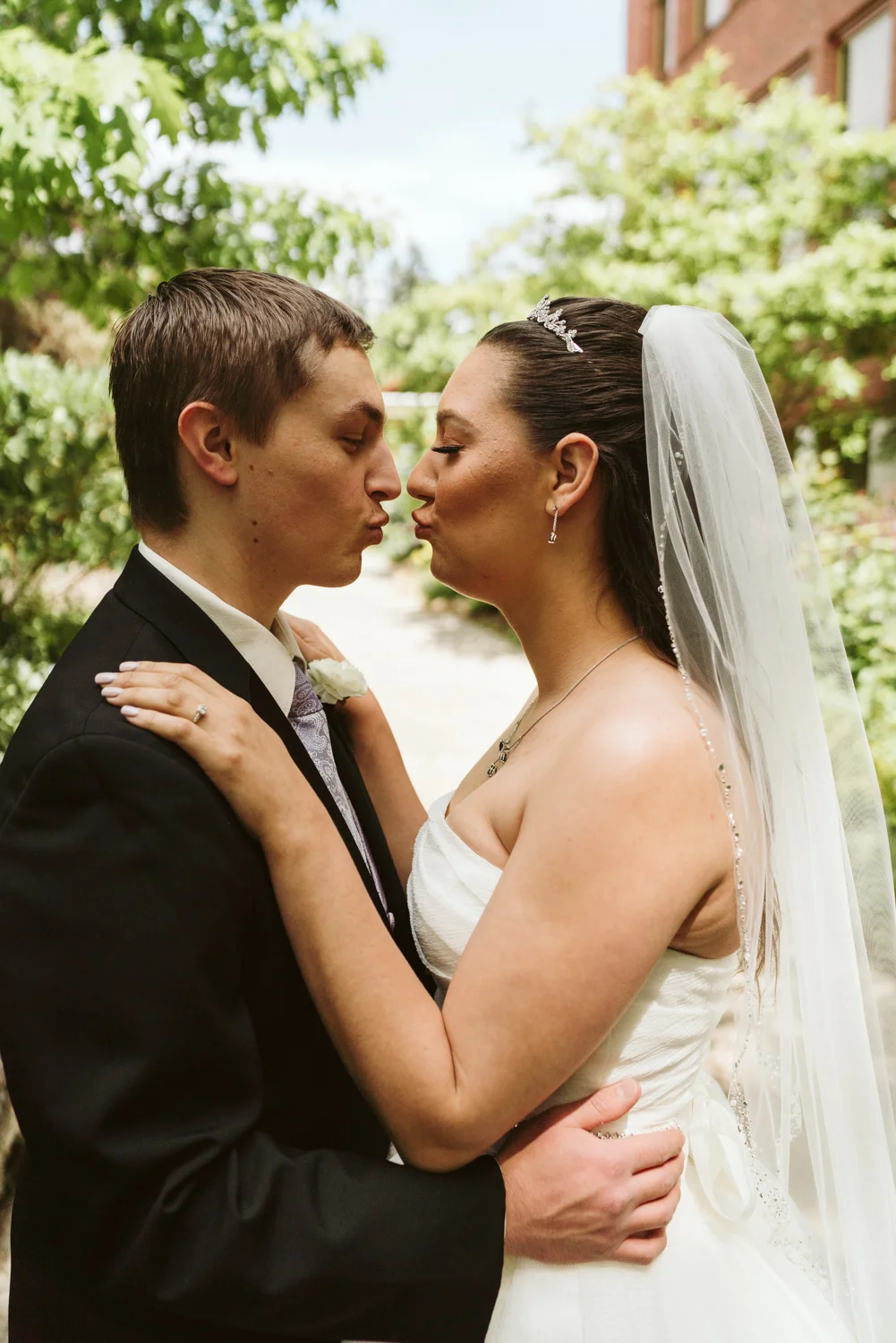 April Yentas Photography - Libby & James-22.jpg