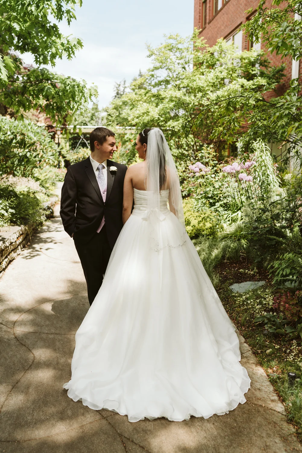 April Yentas Photography - Libby & James-24.jpg