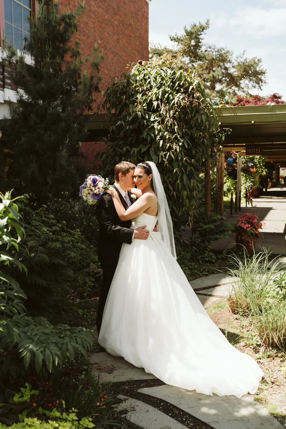 April Yentas Photography - Libby & James-28.jpg
