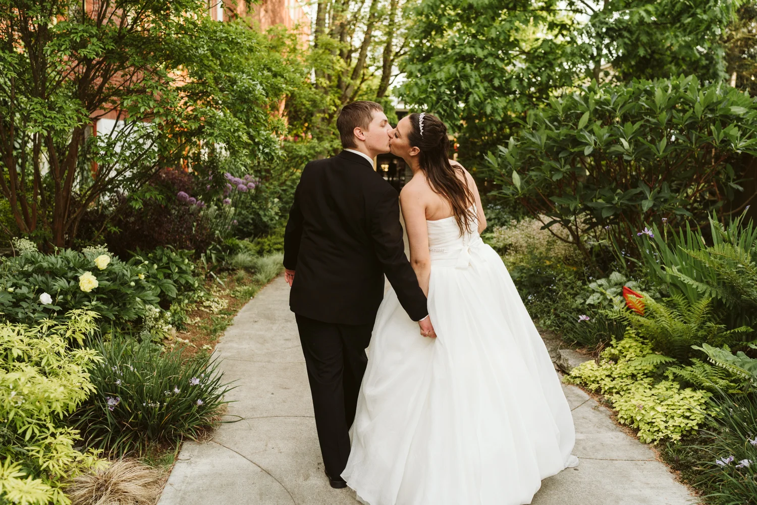 April Yentas Photography - Libby & James-57.jpg