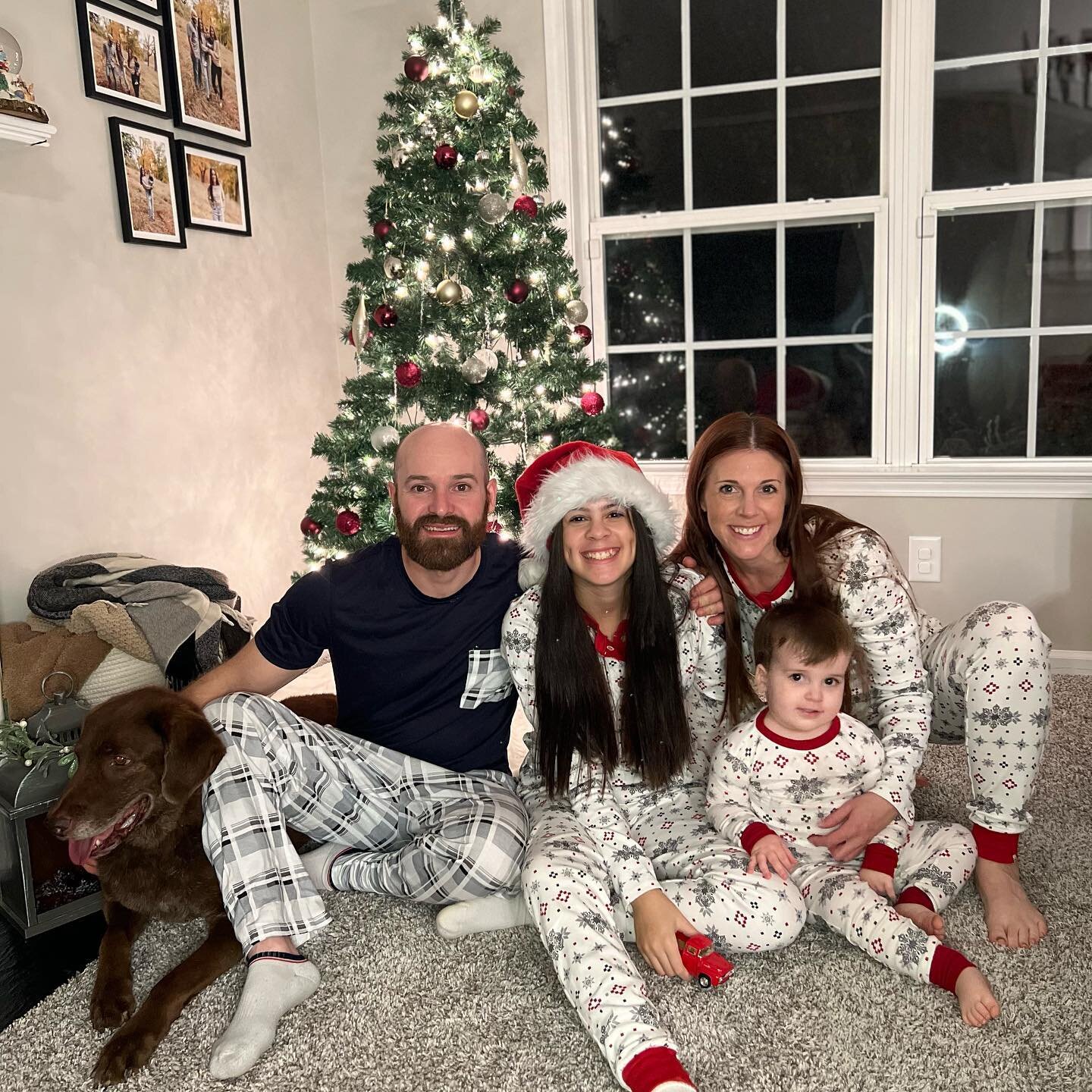 Merry Christmas from the Yentas family! 🎄🎅🏻