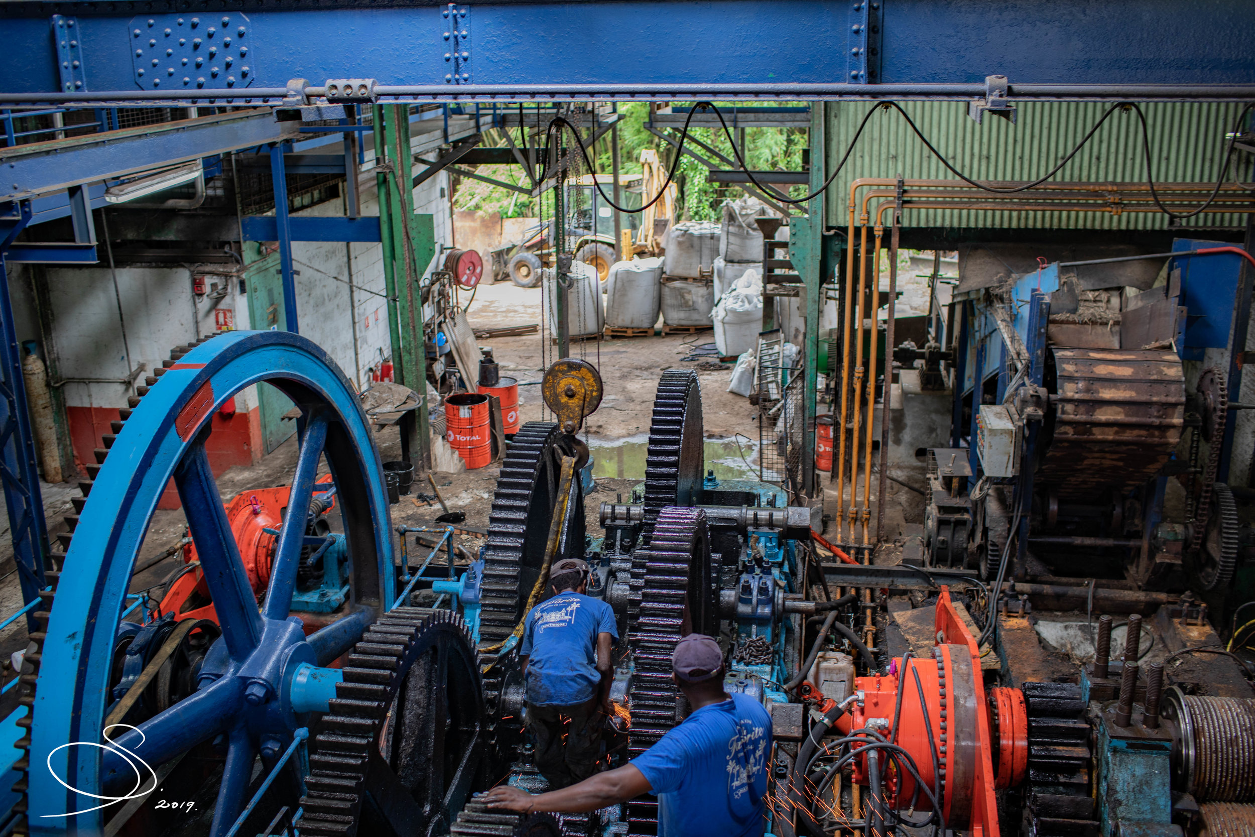Wheels that run the cane crusher under maintenance