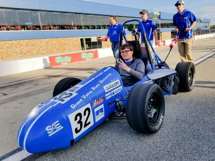 LakerRacingCar-4.webp