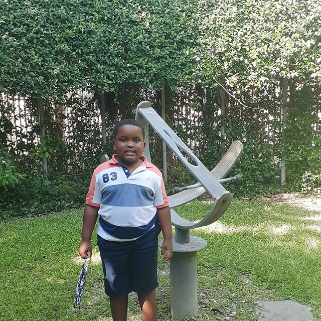 He's always down for a photo opp ❤❤❤ #travelingwithcuteluggage 
#travelmom

#GalvestonTX

#Juneteenth

#blackmomjourney 
#blackexcellence 
#hesnotathreat