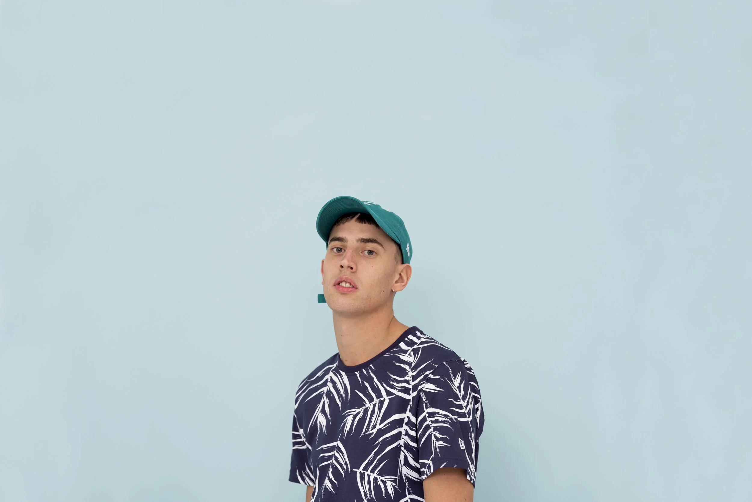 BEDRUCKTES T-SHIRT – SAND WASH 30€
