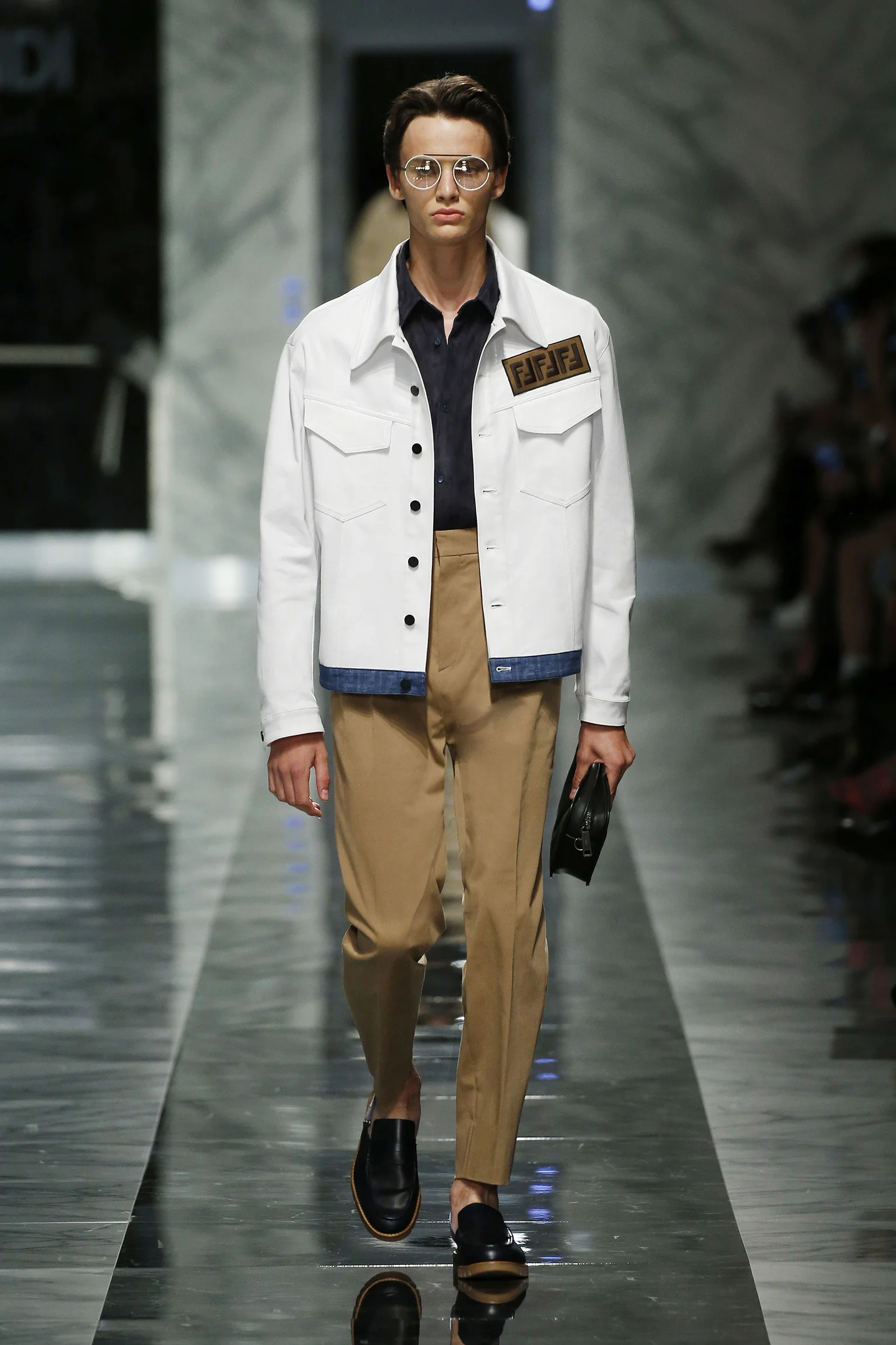 04_FENDI_MEN_SS_18.jpg