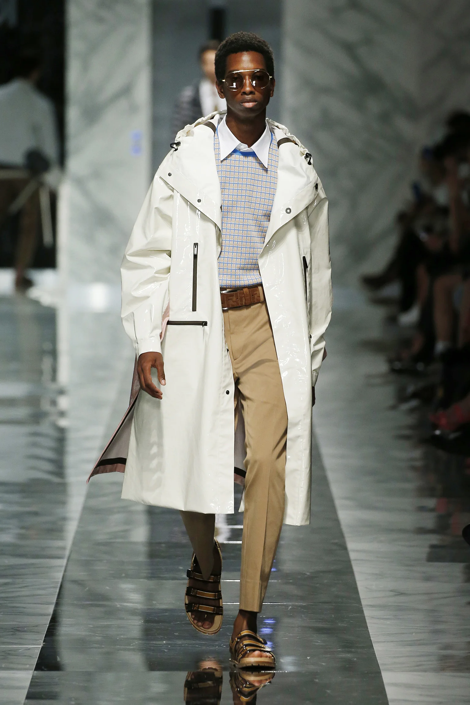 08_FENDI_MEN_SS_18.jpg