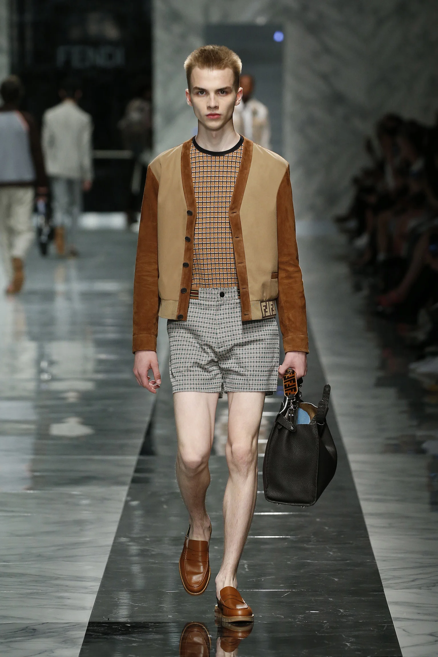 18_FENDI_MEN_SS_18.jpg