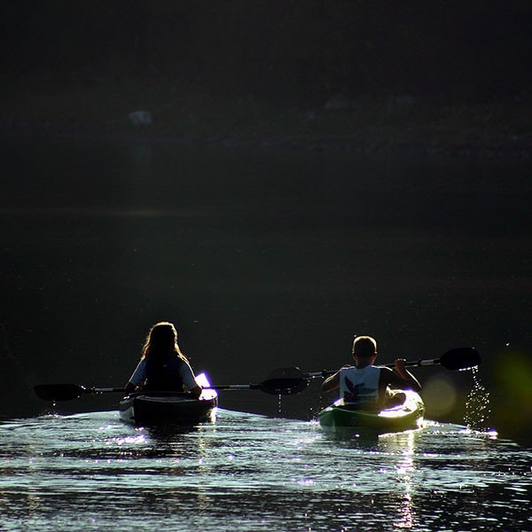 Cano&euml; Kayak

Quoi de plus relaxant et divertissant que de partir d&eacute;couvrir la r&eacute;gion en cano&euml; ou en kayak ? Grace &agrave; nos &eacute;tablissements &laquo; Un Epi Vert &raquo;, vous &ecirc;tes d&eacute;j&agrave; sur place et 