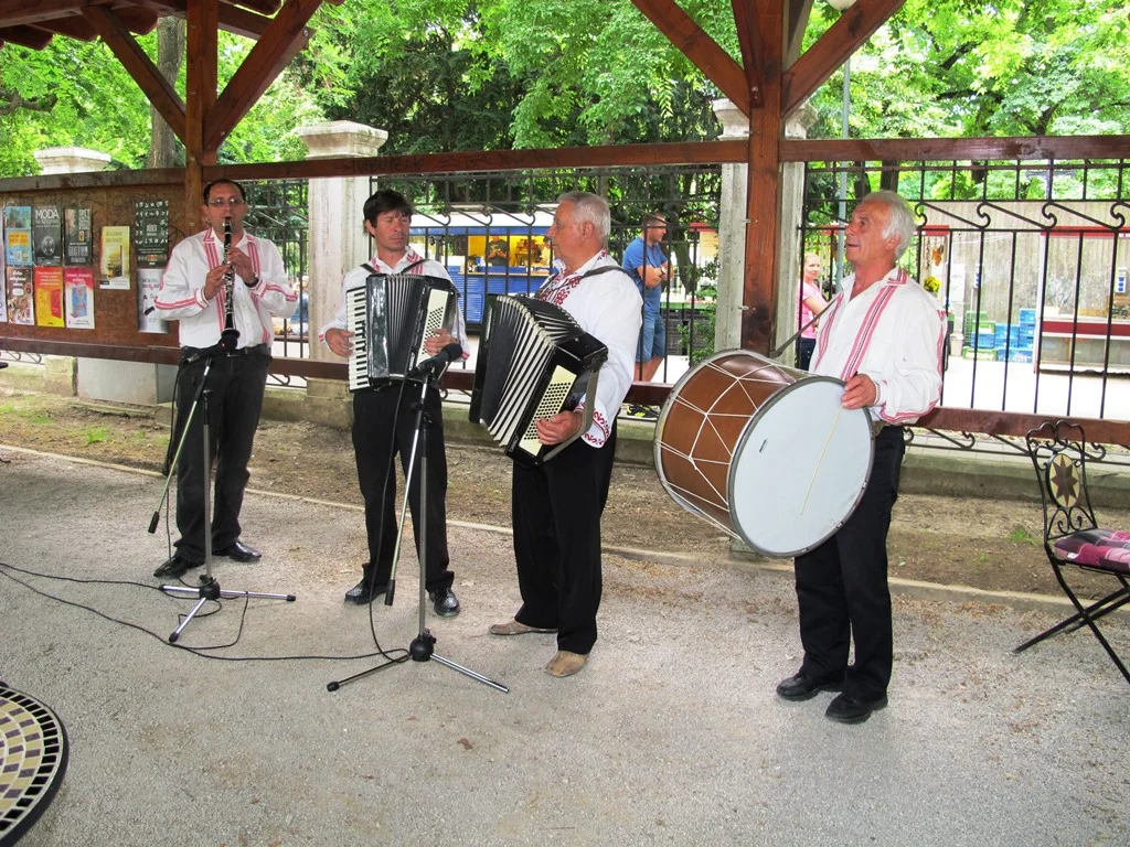 Лятна библиотека в Докторската градина