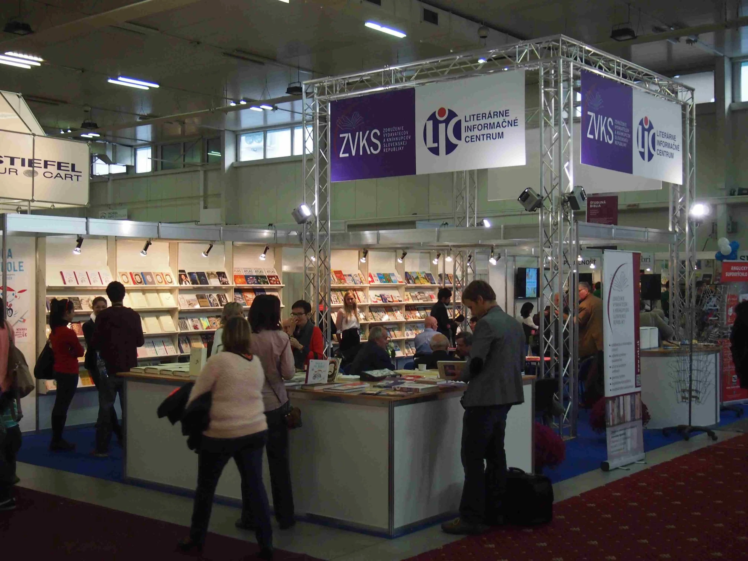 Café Hyena (Plán odprevádzania) – kniha o&nbsp;európskych hodnotách a&nbsp;problémoch