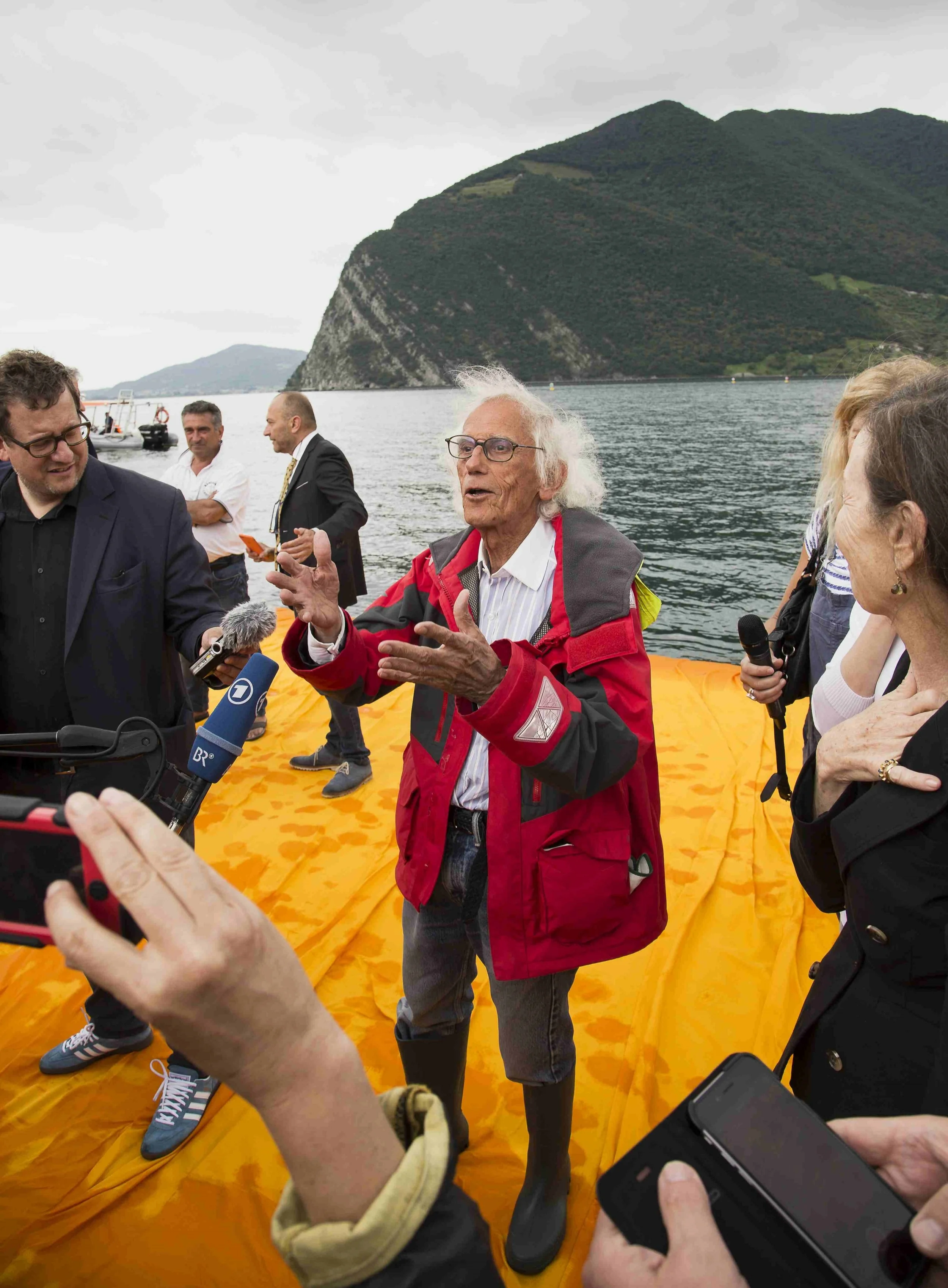 Výstava Plávajúce móla Christa