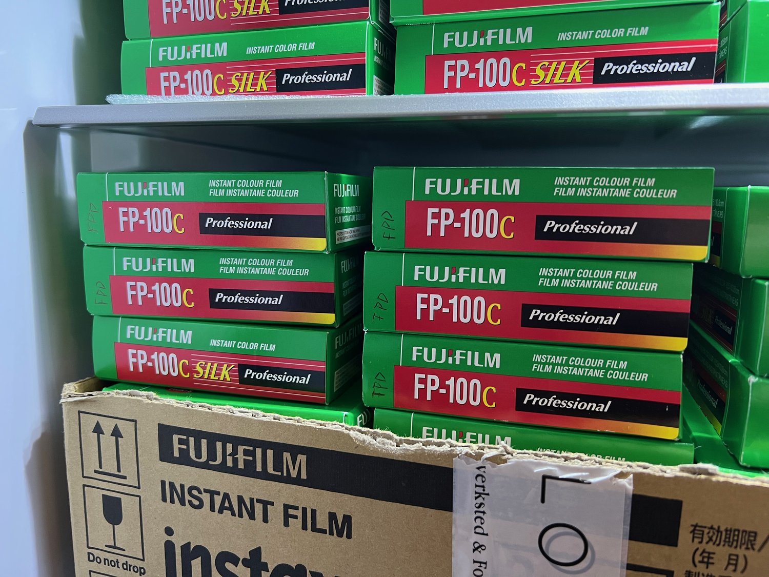 FUJIFILM FP-100C SILK Professional Instant Color Film ISO 100 (10