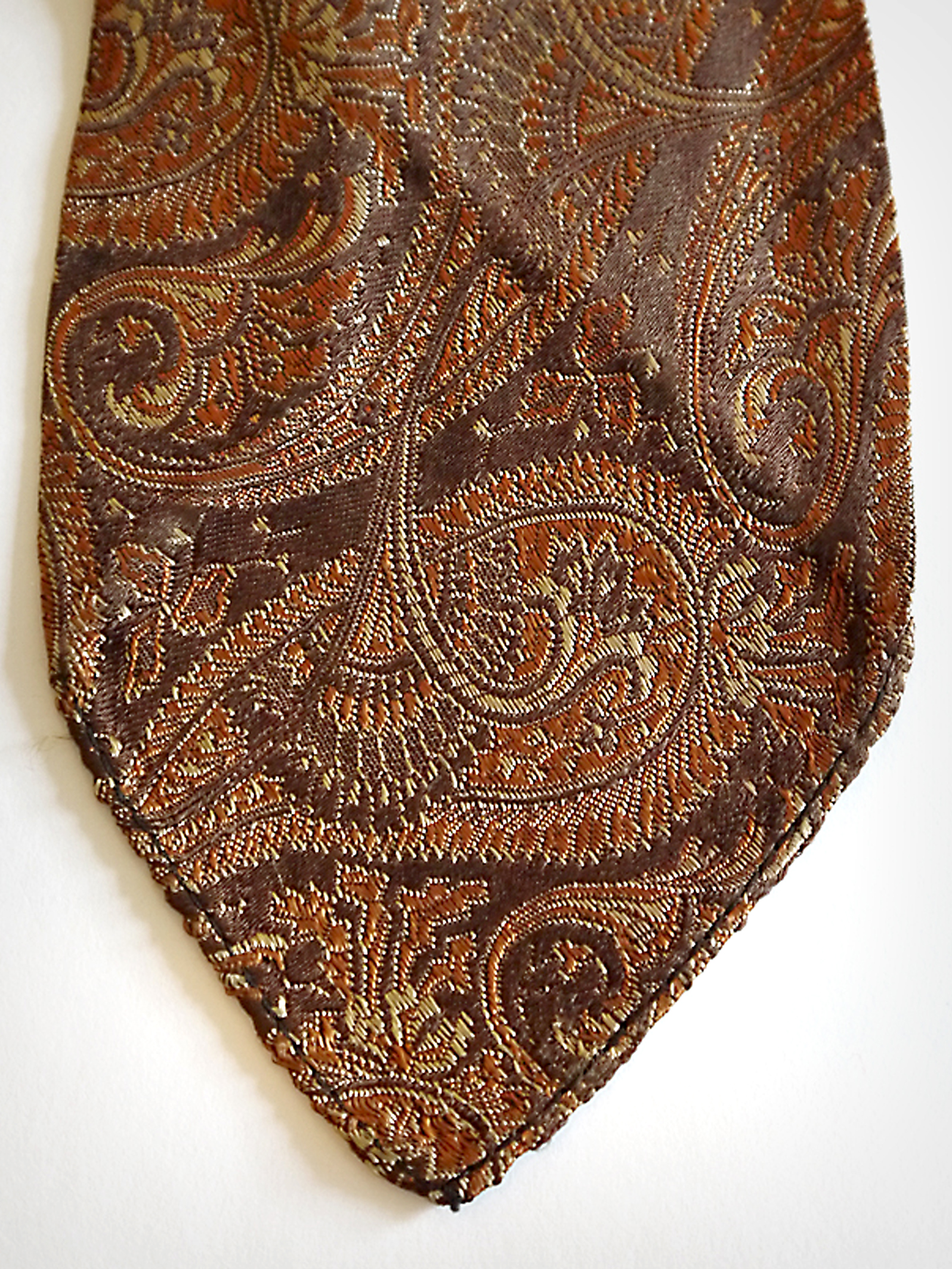 The vintage necktie used for Carry 00 / 07