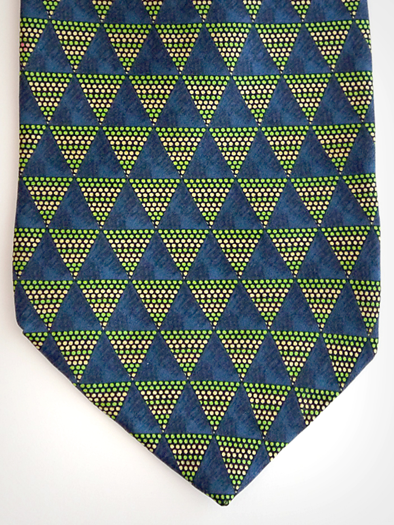 The vintage necktie used for Carry 00 / 09