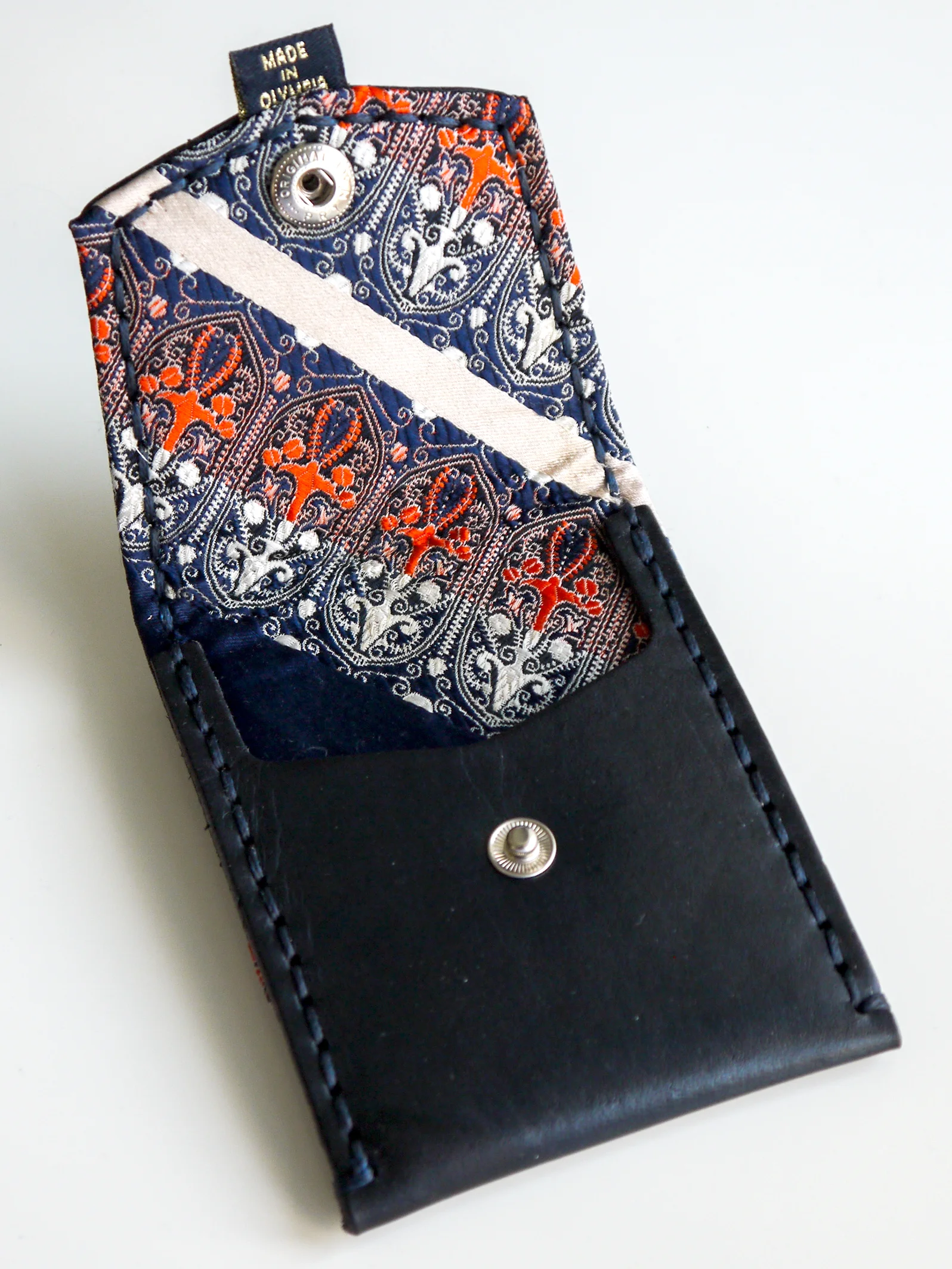 Carry 00 / 15, back