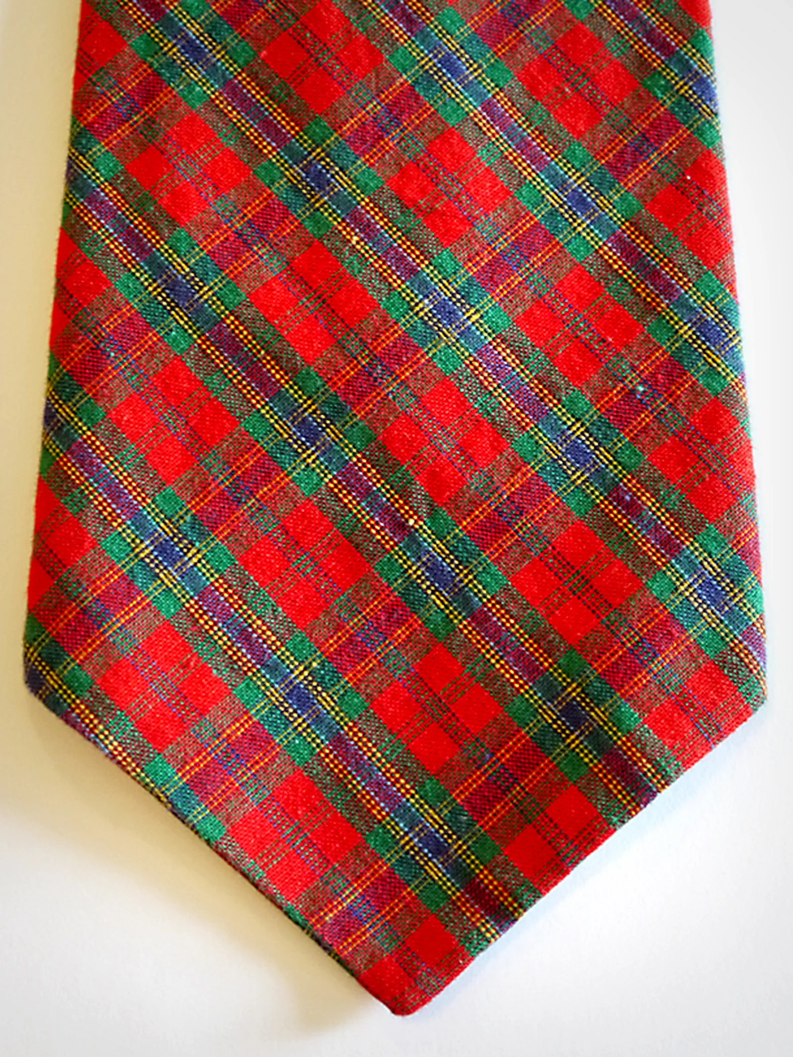 The vintage necktie used for Carry 00 / 16