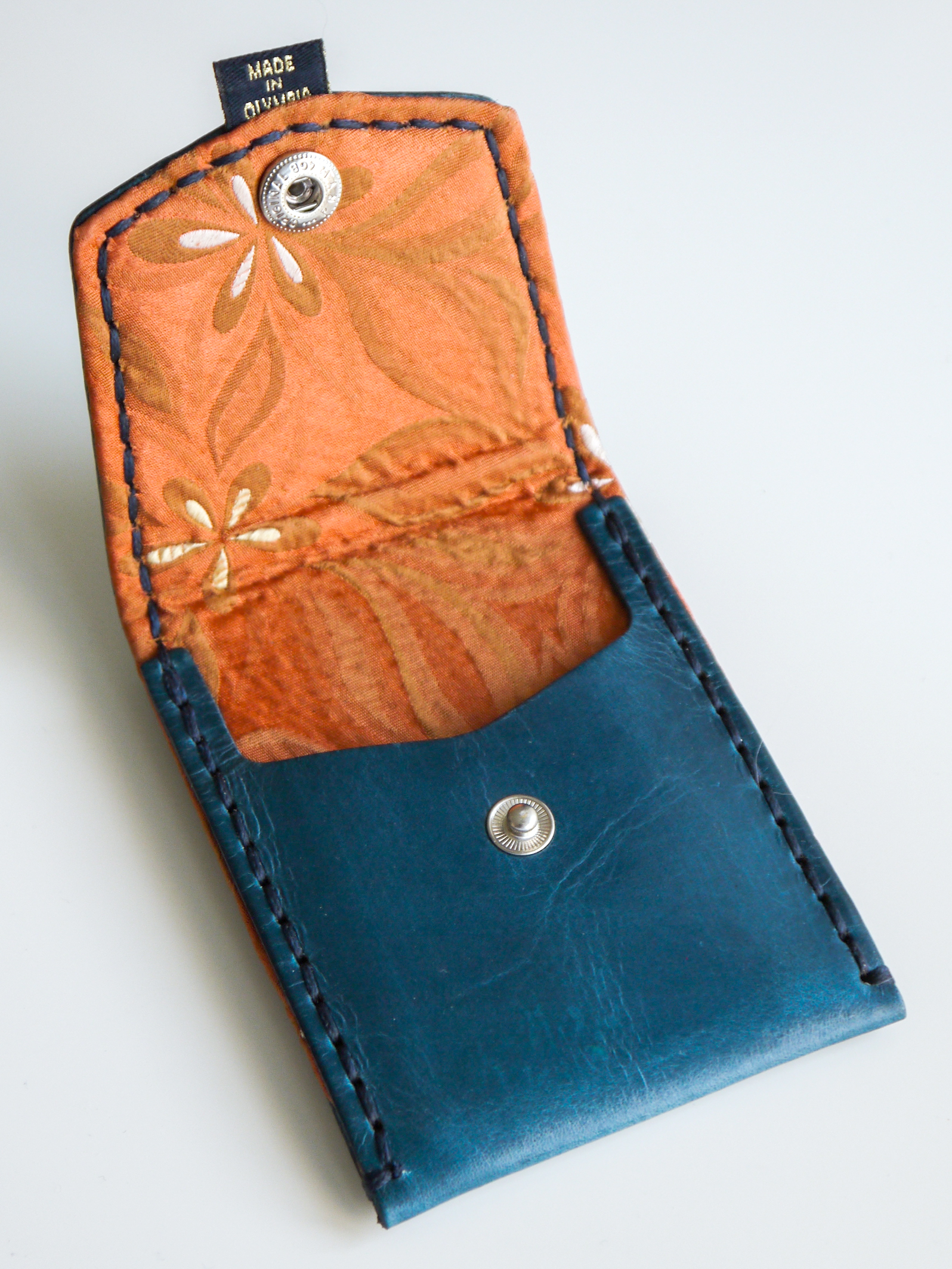 Carry 00 / 19, back