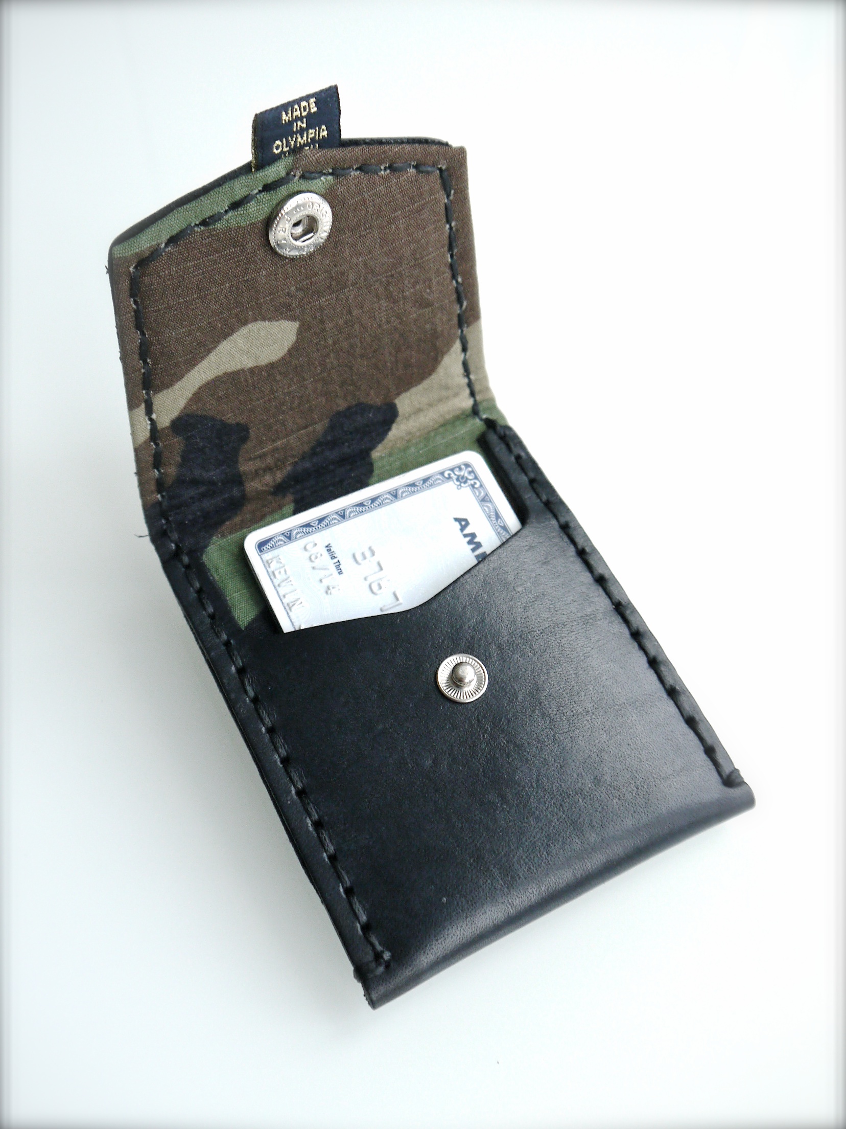 Reclaimed camouflage used for Carry 00 / 20