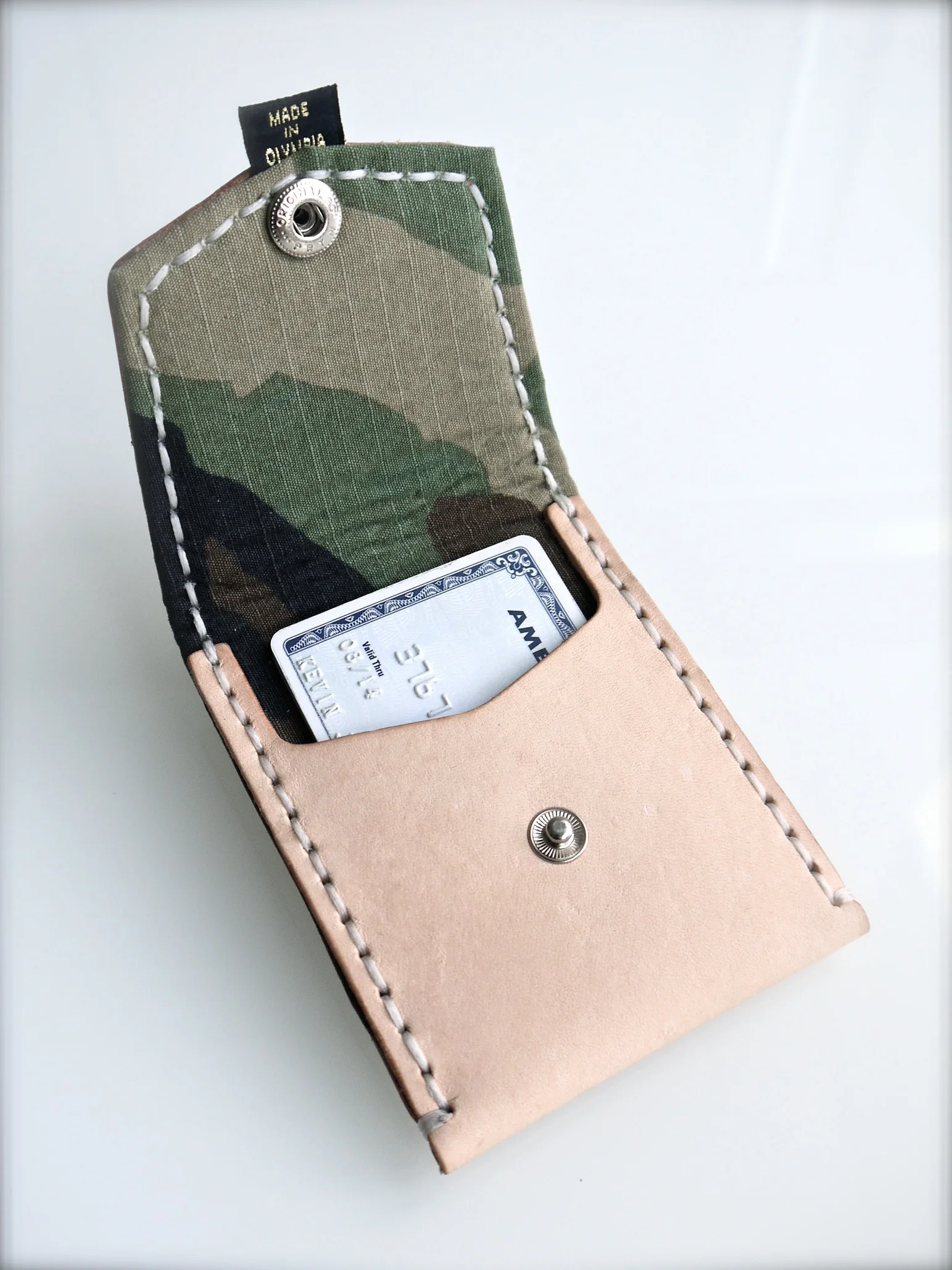 Reclaimed camouflage used for Carry 00 / 23