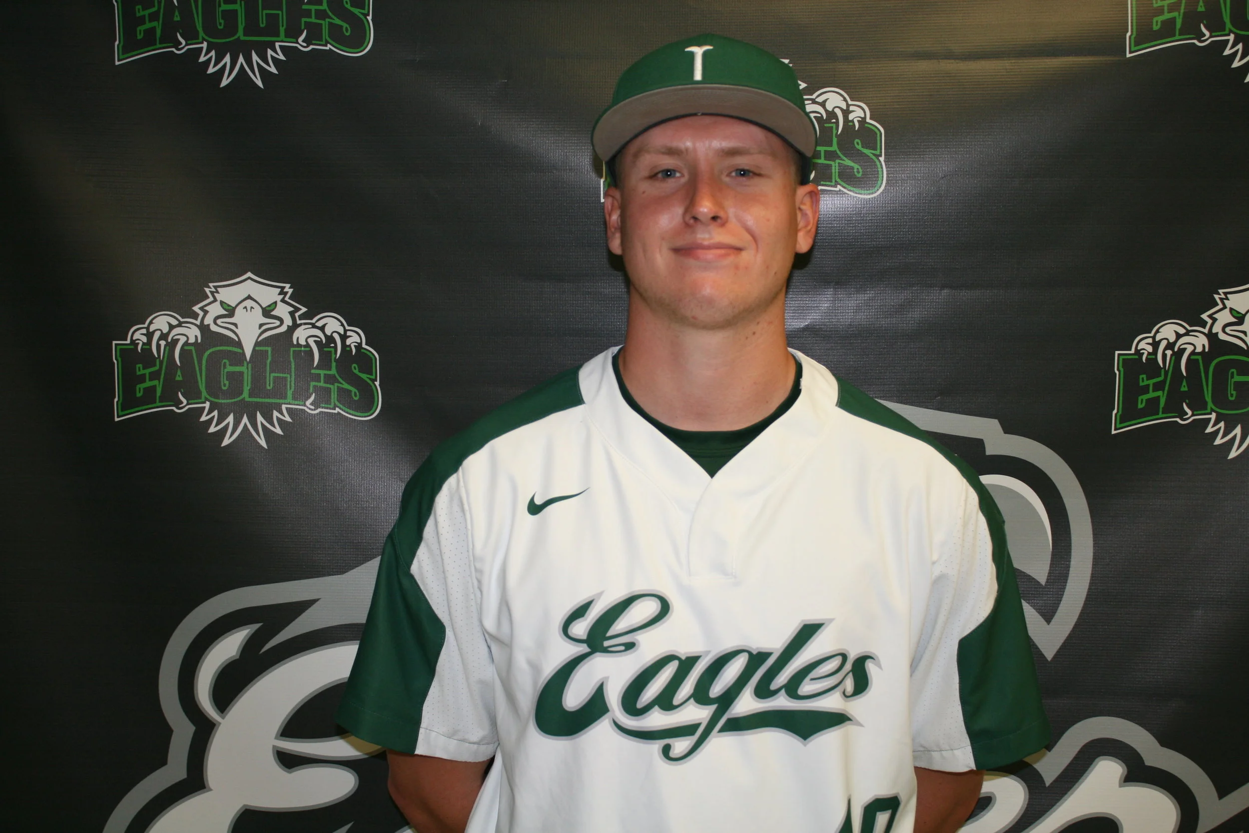 #40 P Robert Busch 6'3 / 215 R / L Redwood Christian High School / San Lorenzo, CA