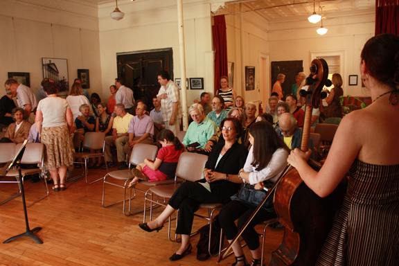 2011-AudienceHudsonOperaHouseLR.jpg