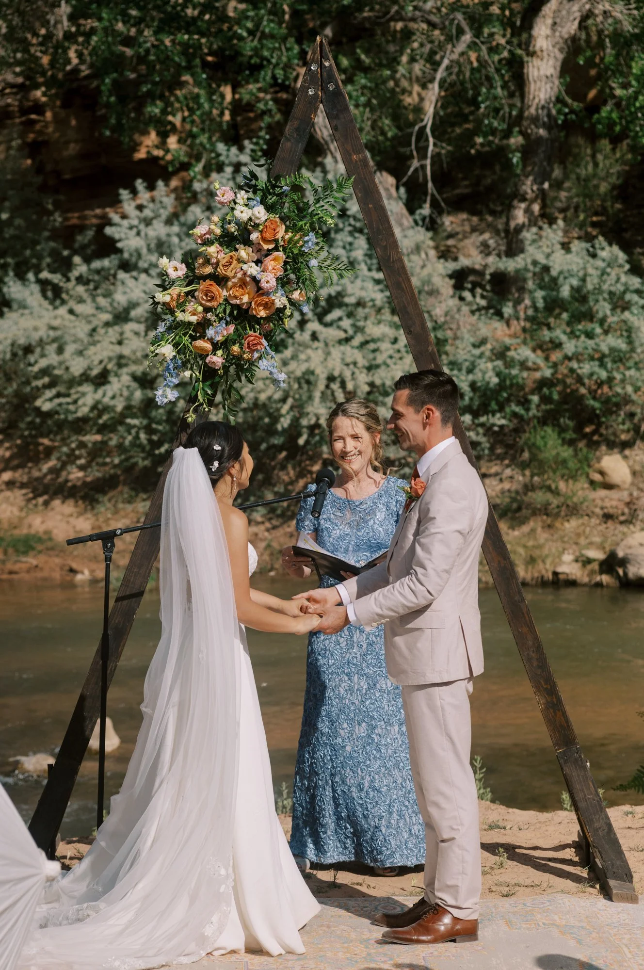Zion-Wedding-Photographer-Autocamp-43.jpg