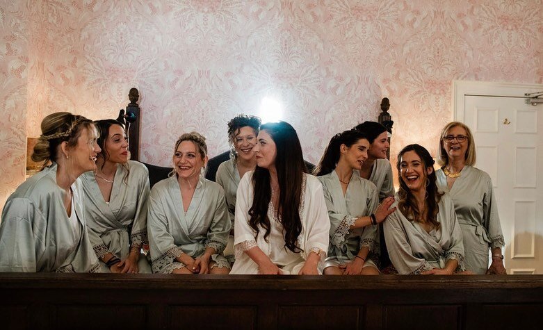 //Bride squad goals 😍😍😍

Absolute dream glamming these girls up✨

Stunning hair- @gregmalloyhairdressing 
Amazing photography- @mirrorboxphoto 
Beautiful venue - @askhamhallweddings 

#beautv#lakedistrictmakeup#mac#newmua#makeupoftheday#lookfantas