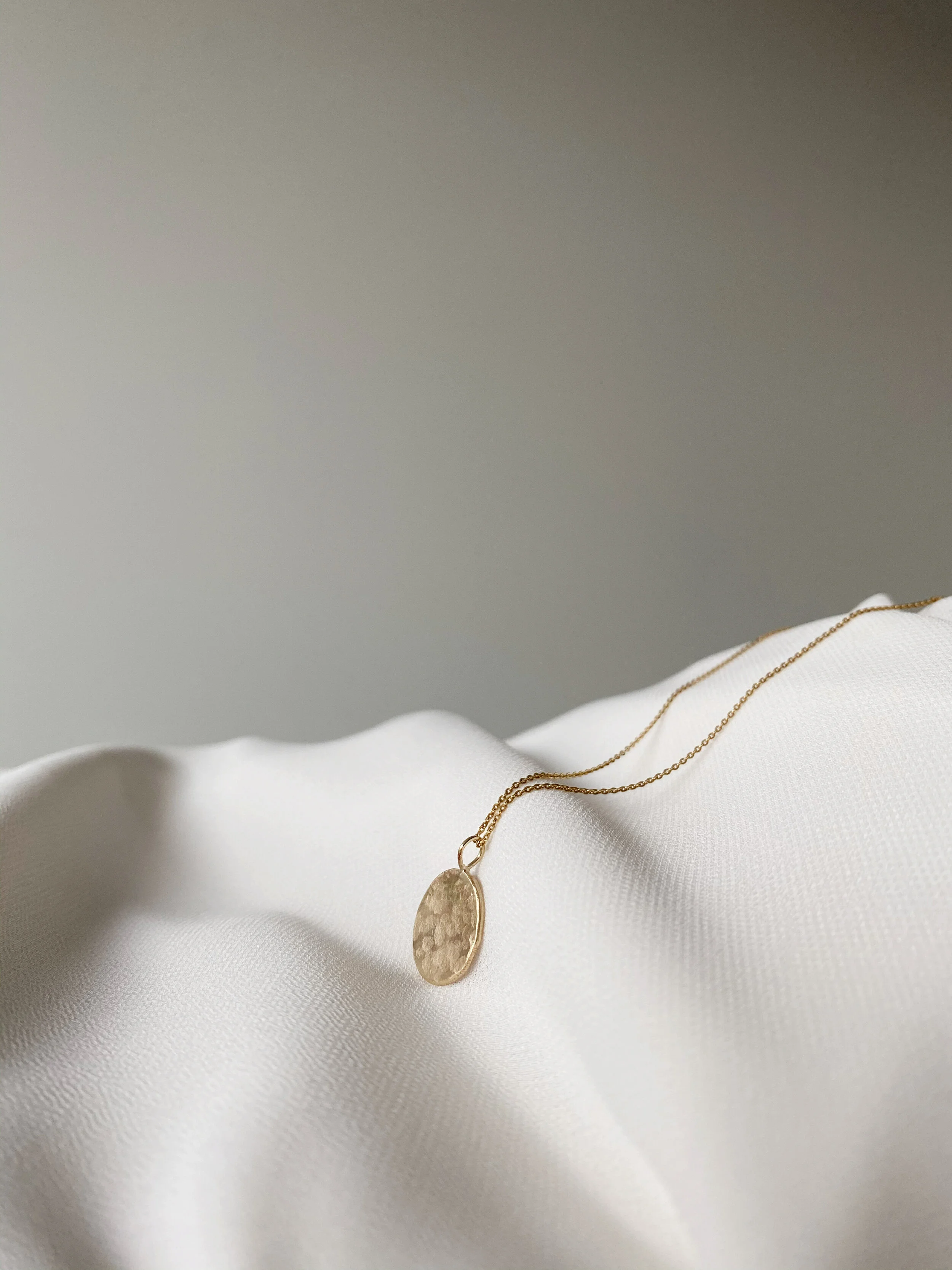FAWE Solid 9 Carat Gold Full Moon Necklace.JPG