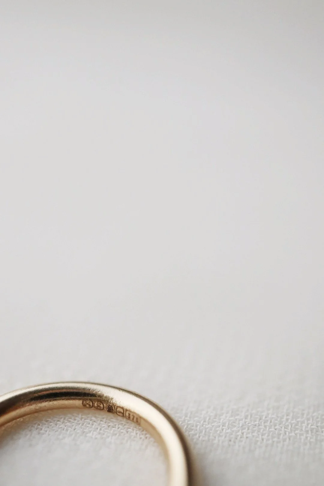 FAWE Plain Ear Cuff 375 Solid 9ct Gold 4.JPG