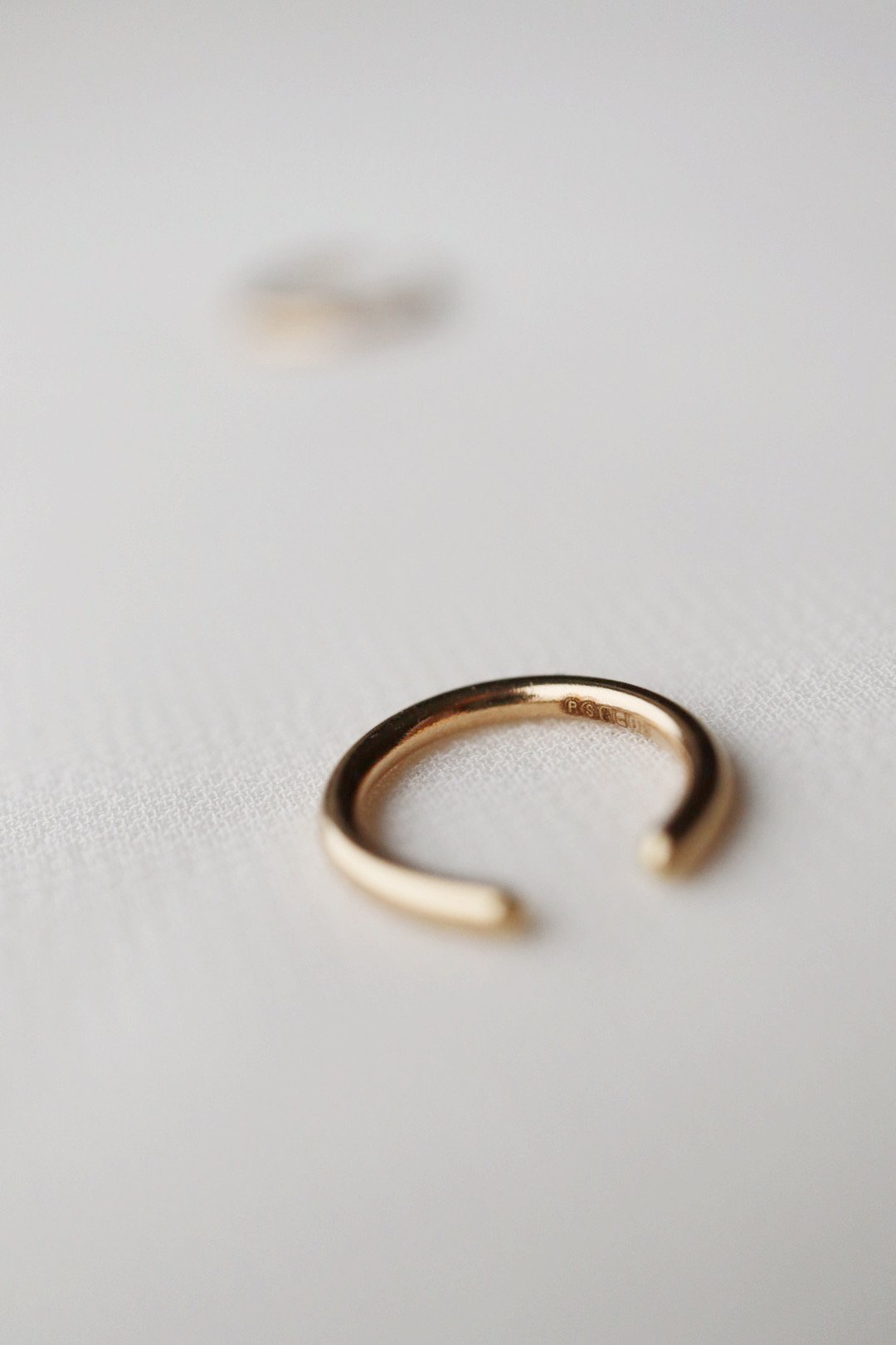 FAWE Plain Ear Cuff 375 Solid 9ct Gold 6.JPG