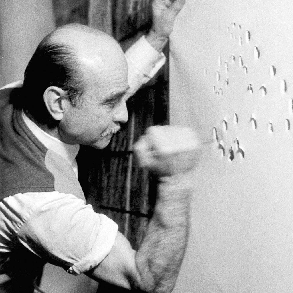 Lucio-Fontana.jpg